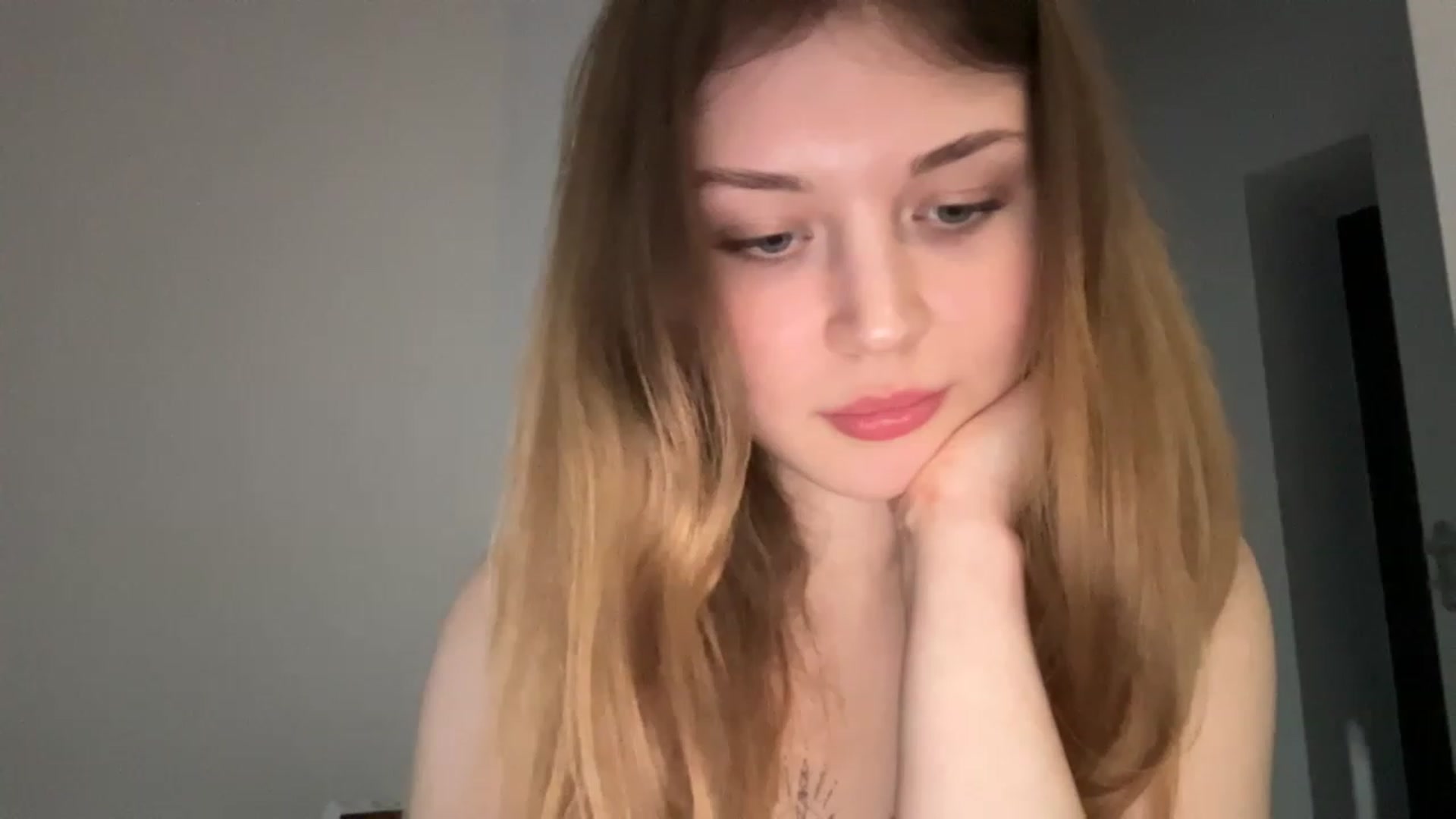 Gallery image thumbnail from Coconut_dream's myfreecams stream on, 05/07/2023, 17:46 image 4 of 20