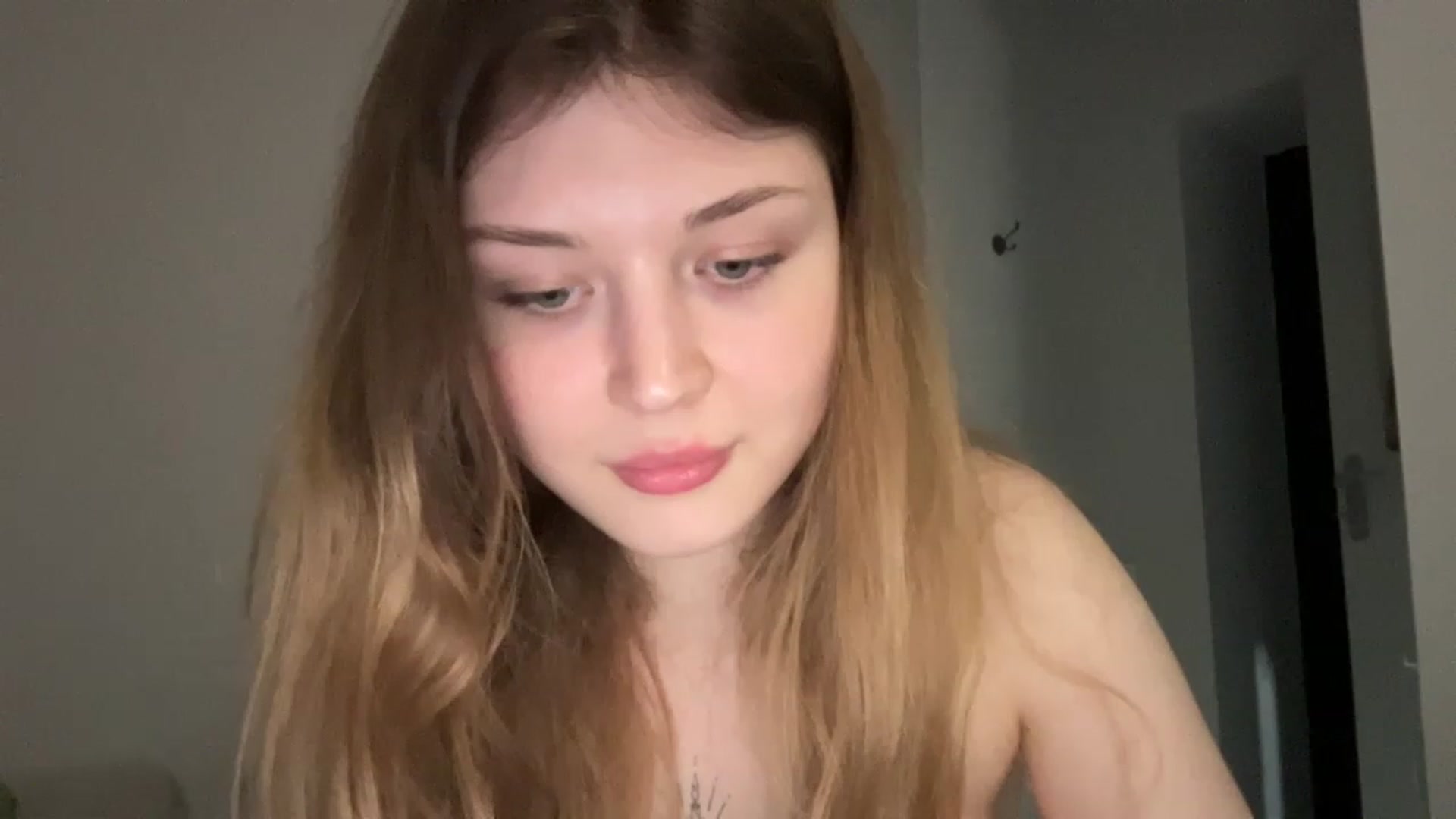 Gallery image thumbnail from Coconut_dream's myfreecams stream on, 05/07/2023, 17:46 image 19 of 20