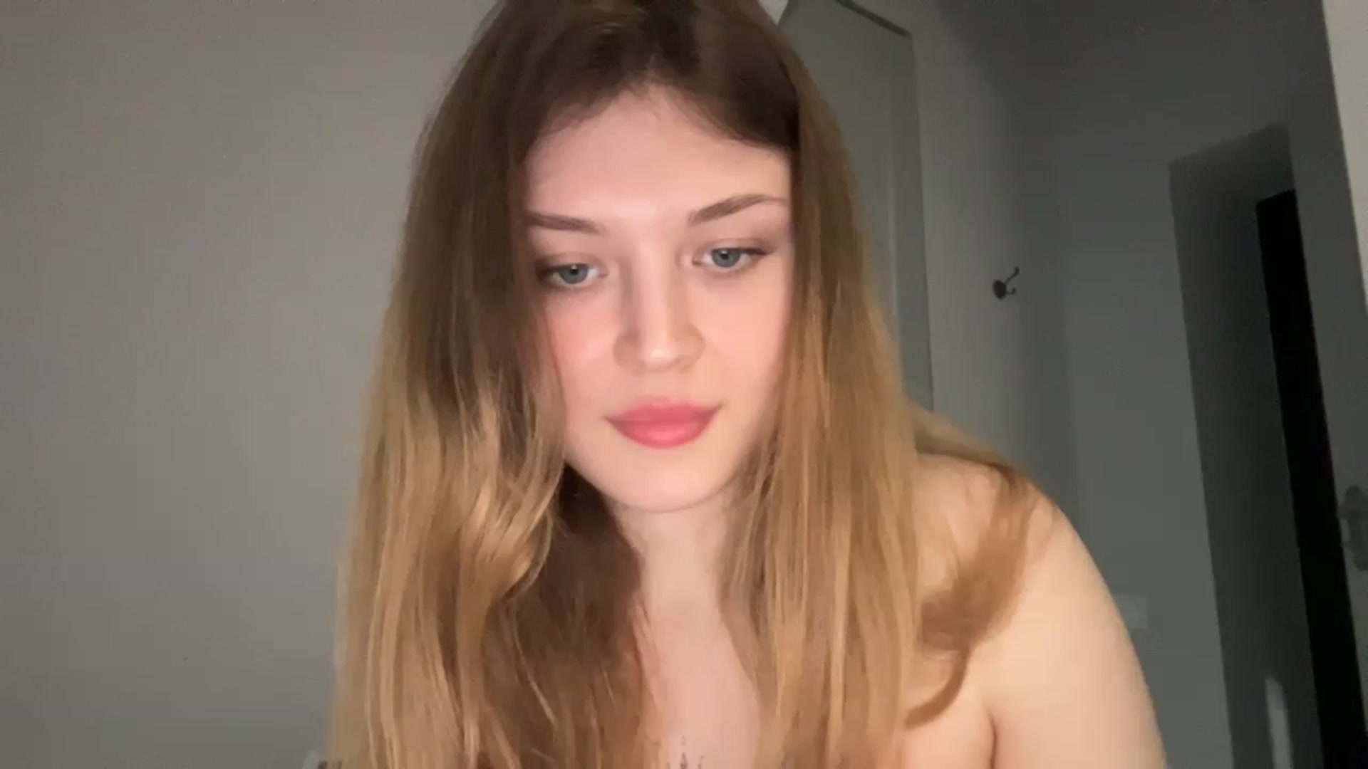 Gallery image thumbnail from Coconut_dream's myfreecams stream on, 05/07/2023, 17:46 image 5 of 20