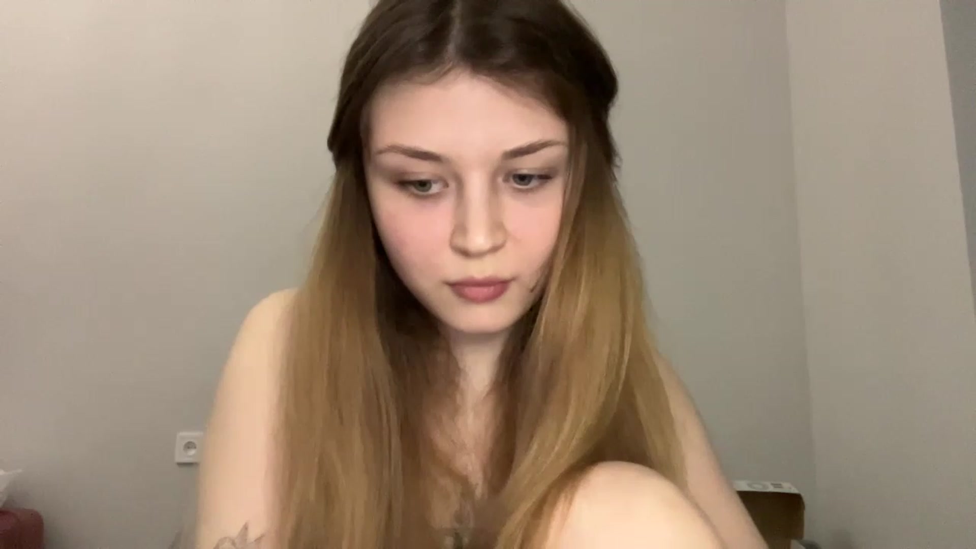 Gallery image thumbnail from Coconut_dream's myfreecams stream on, 05/08/2023, 17:34 image 3 of 20