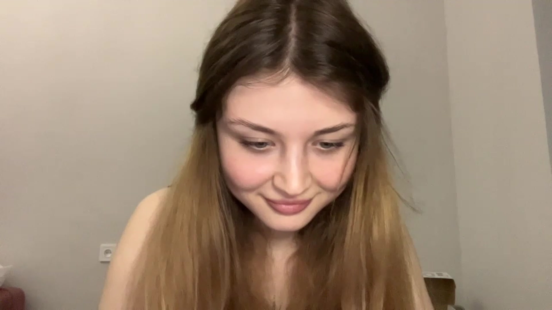 Gallery image thumbnail from Coconut_dream's myfreecams stream on, 05/08/2023, 17:34 image 17 of 20
