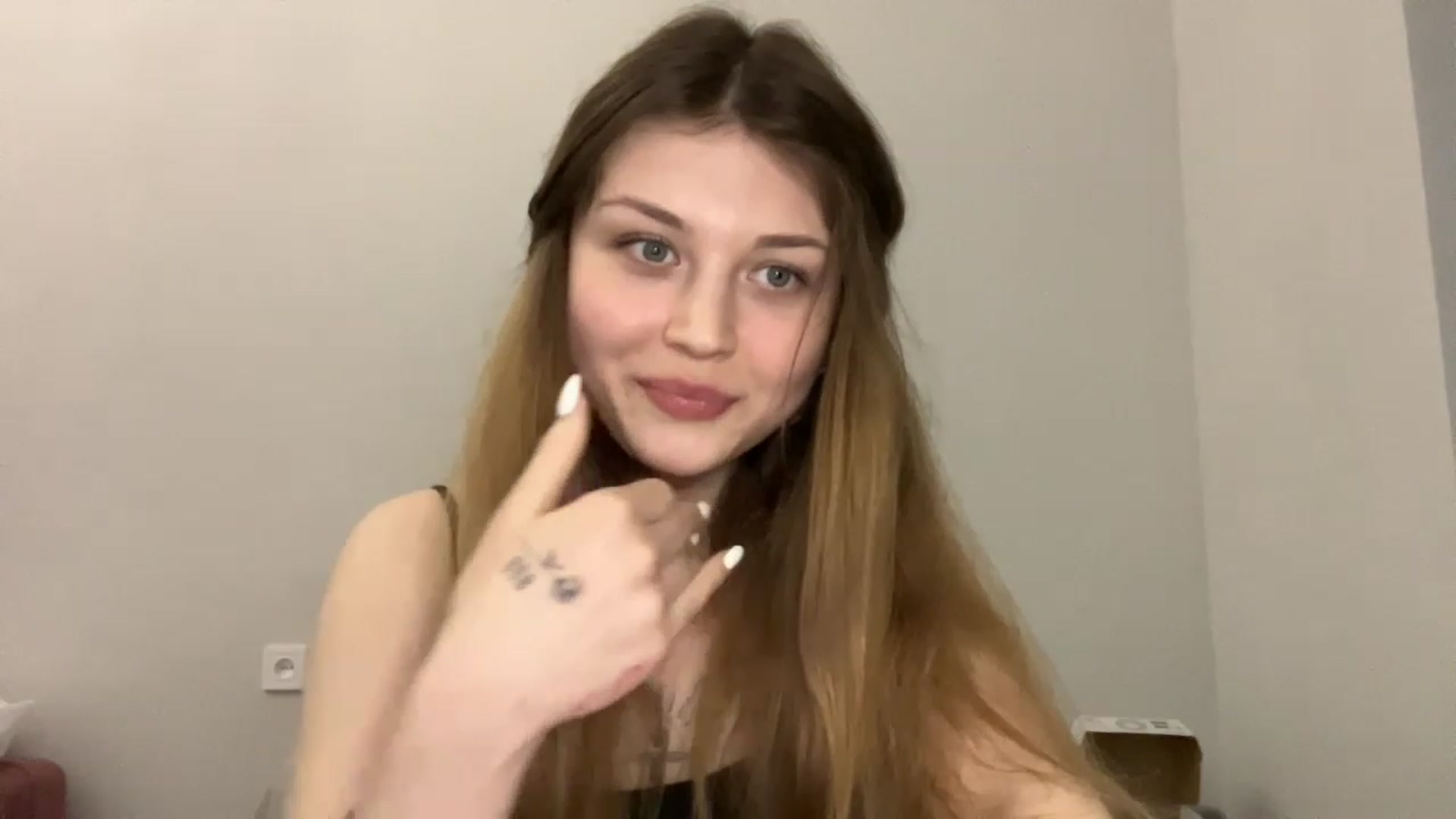 Gallery image thumbnail from Coconut_dream's myfreecams stream on, 05/08/2023, 17:34 image 13 of 20