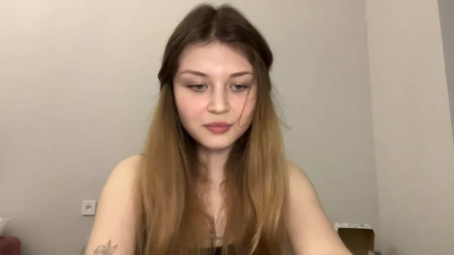 Gallery image thumbnail from Coconut_dream's myfreecams stream on, 05/08/2023, 17:34 image 18 of 20