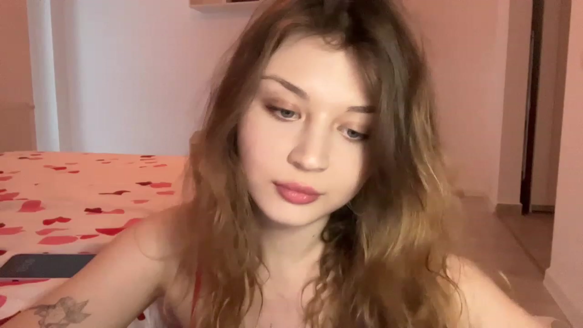 Gallery image thumbnail from Coconut_dream's myfreecams stream on, 05/12/2023, 17:06 image 1 of 20