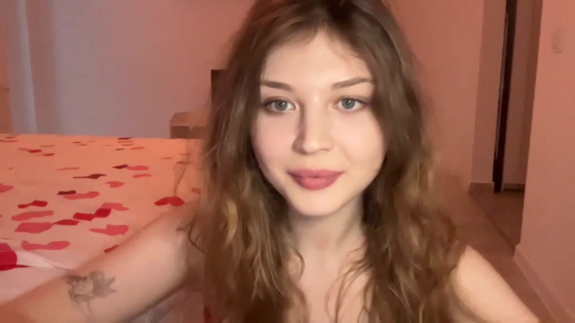 Gallery image thumbnail from Coconut_dream's myfreecams stream on, 05/12/2023, 17:06 image 14 of 20
