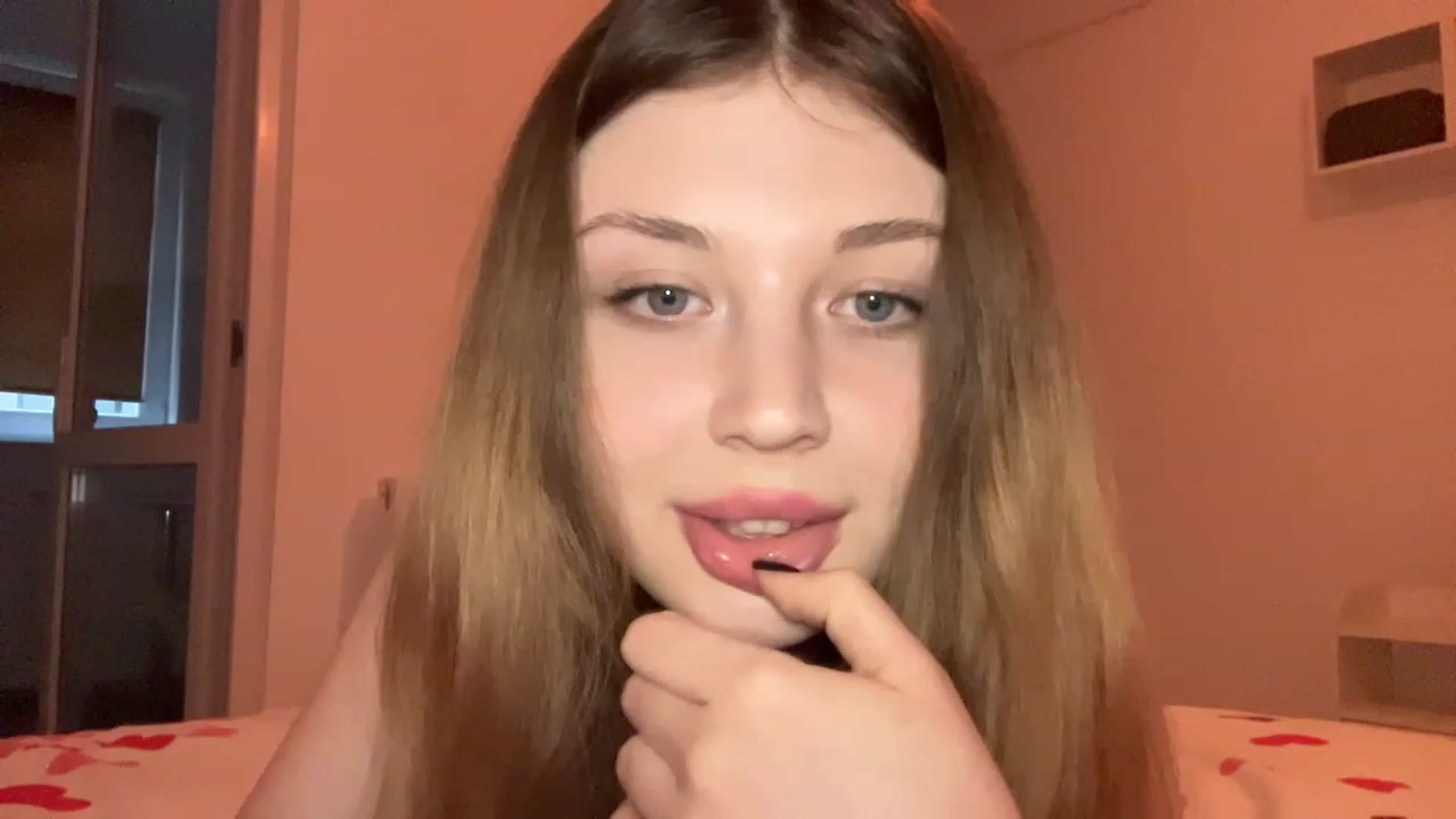 Gallery image thumbnail from Coconut_dream's myfreecams stream on, 05/14/2023, 17:53 image 8 of 20