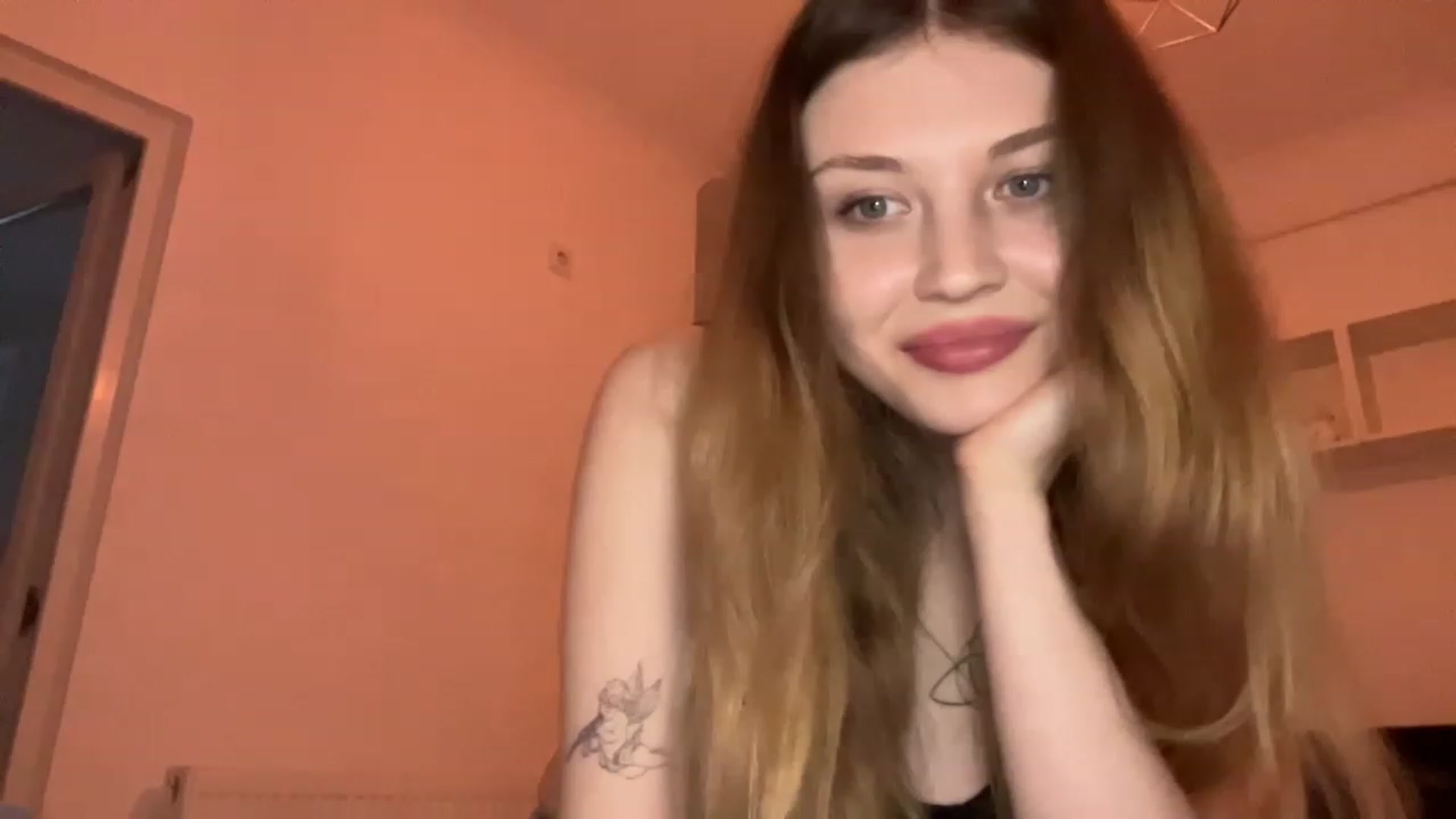 Gallery image thumbnail from Coconut_dream's myfreecams stream on, 05/14/2023, 17:53 image 5 of 20