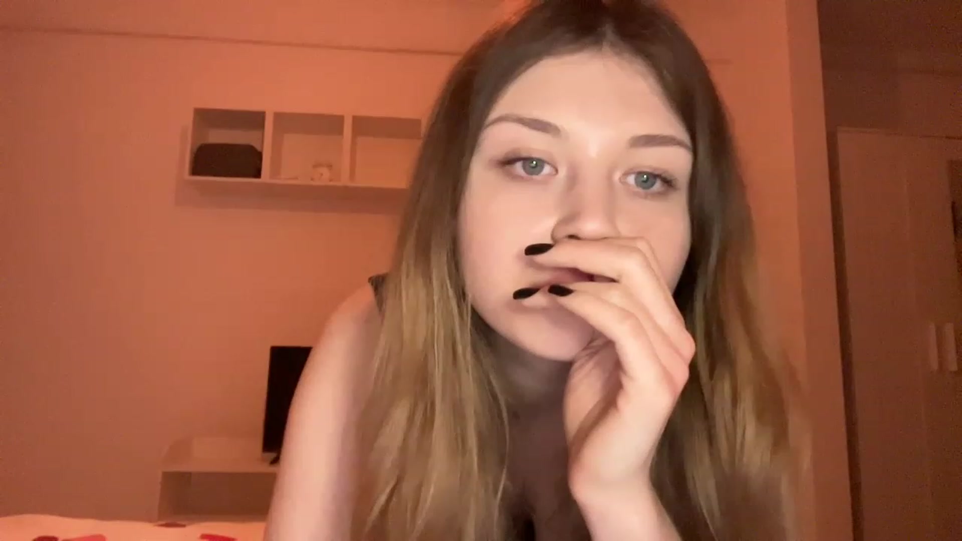 Gallery image thumbnail from Coconut_dream's myfreecams stream on, 05/14/2023, 18:46 image 12 of 20