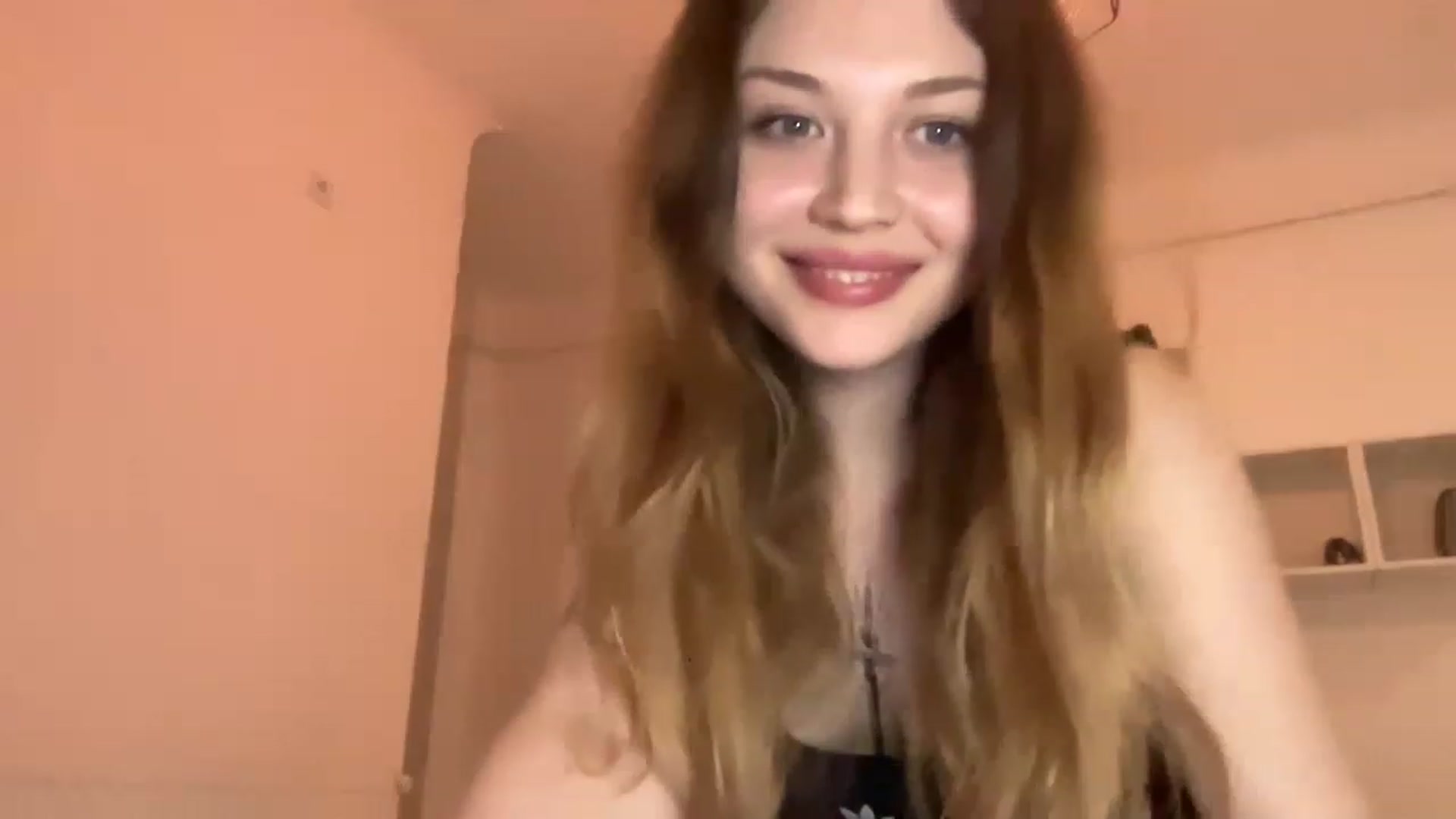 Gallery image thumbnail from Coconut_dream's myfreecams stream on, 05/14/2023, 19:40 image 4 of 20