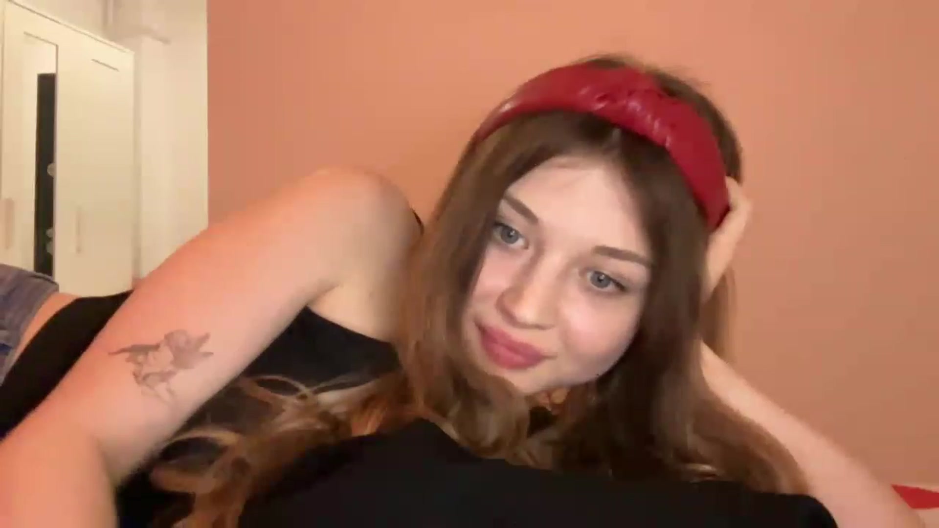 Gallery image thumbnail from Coconut_dream's myfreecams stream on, 05/14/2023, 19:40 image 16 of 20