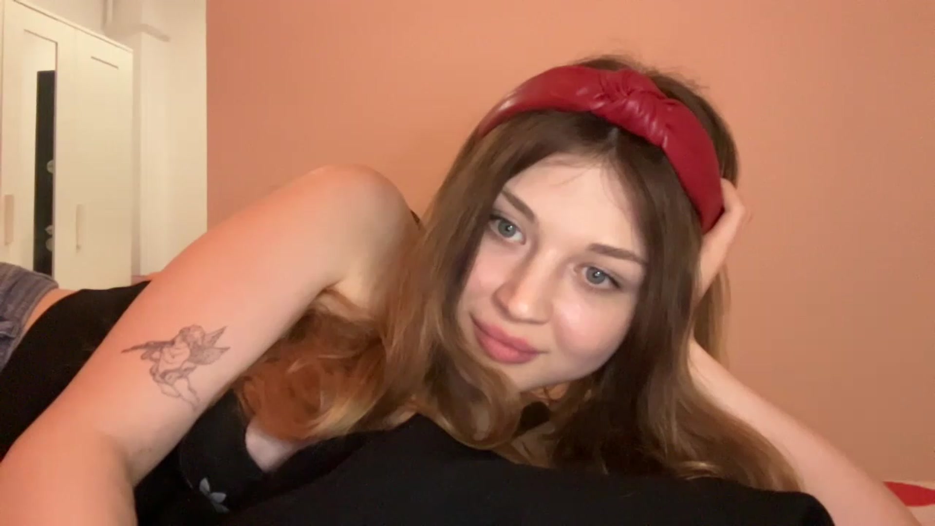 Gallery image thumbnail from Coconut_dream's myfreecams stream on, 05/14/2023, 19:40 image 15 of 20