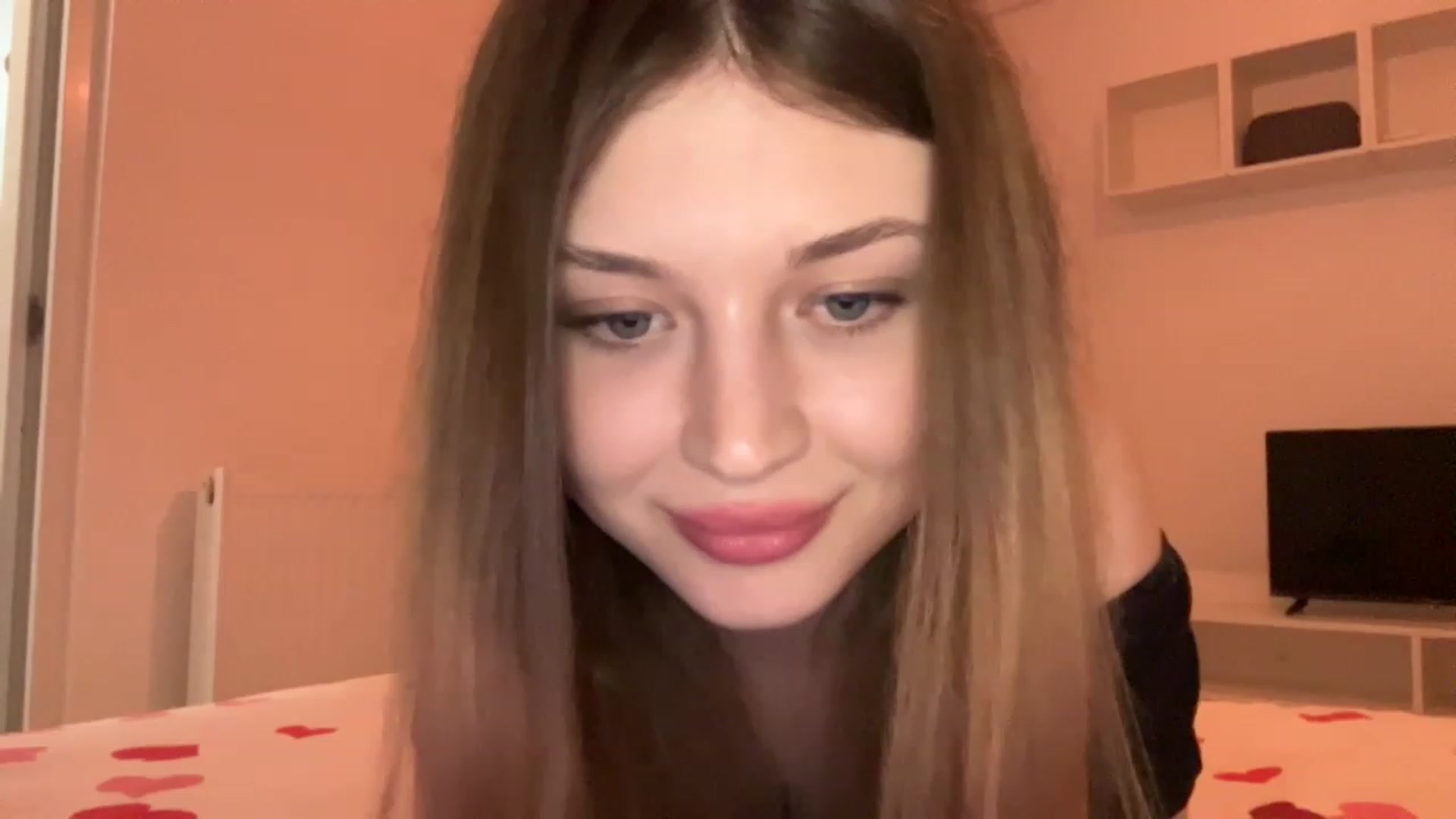 Gallery image thumbnail from Coconut_dream's myfreecams stream on, 05/15/2023, 17:15 image 11 of 20