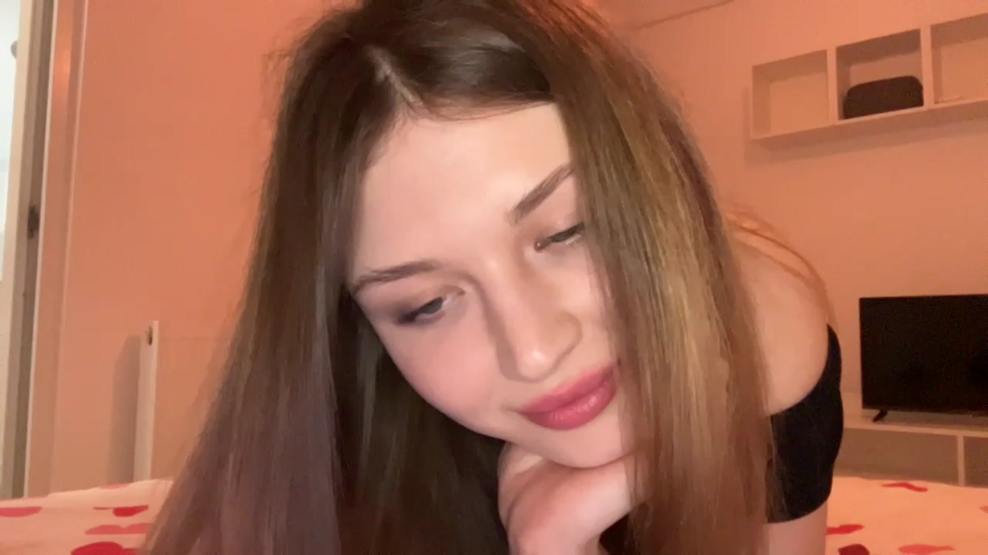 Gallery image thumbnail from Coconut_dream's myfreecams stream on, 05/15/2023, 17:15 image 17 of 20