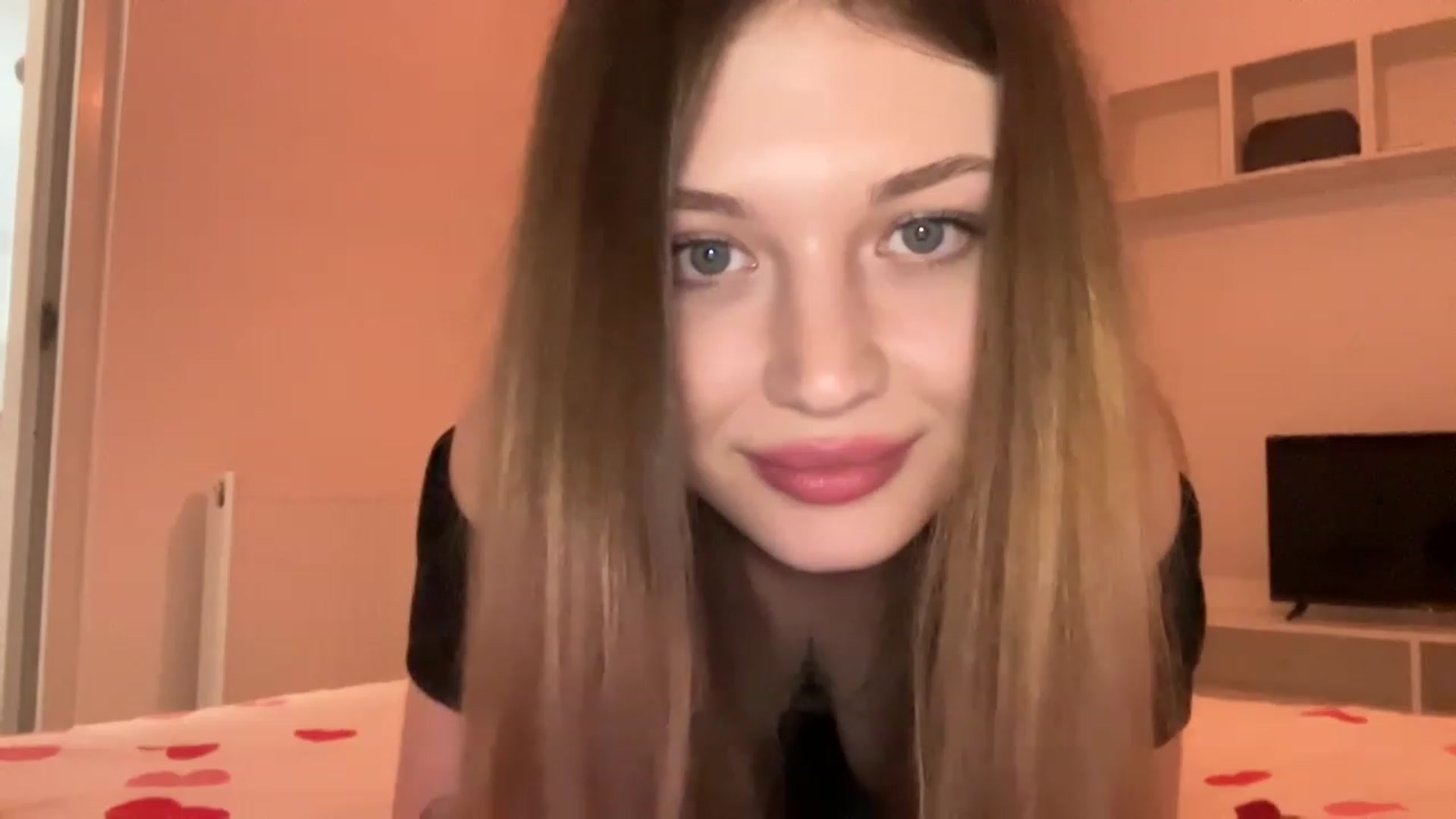Gallery image thumbnail from Coconut_dream's myfreecams stream on, 05/15/2023, 17:15 image 16 of 20