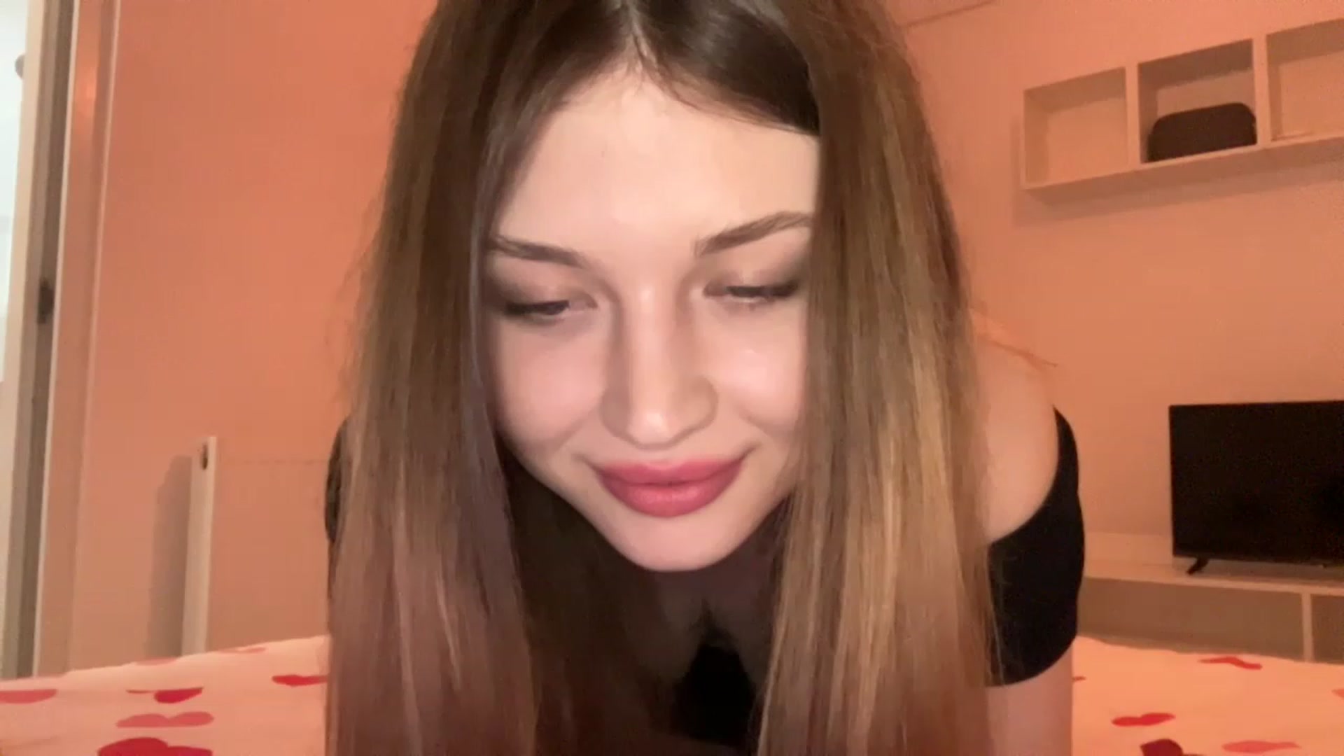 Gallery image thumbnail from Coconut_dream's myfreecams stream on, 05/15/2023, 17:15 image 14 of 20