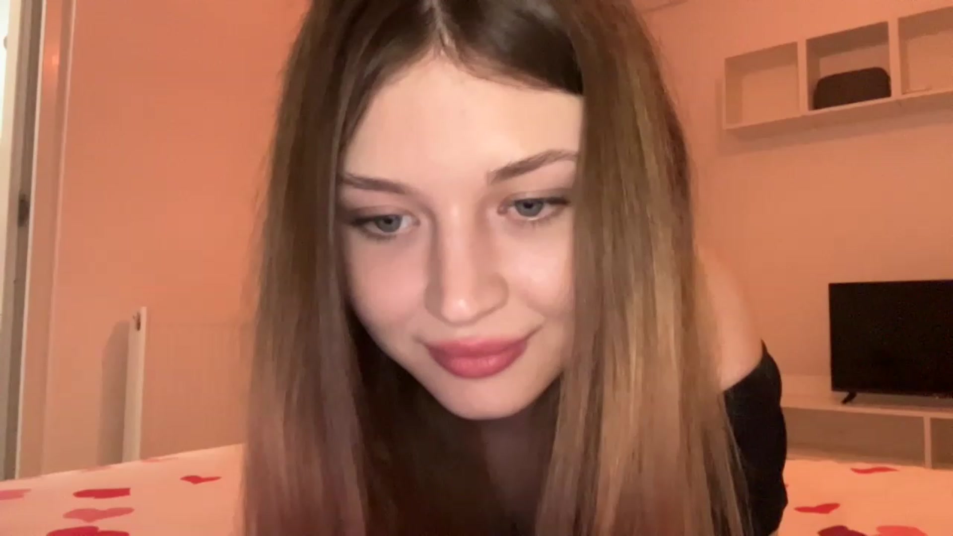 Gallery image thumbnail from Coconut_dream's myfreecams stream on, 05/15/2023, 17:15 image 9 of 20