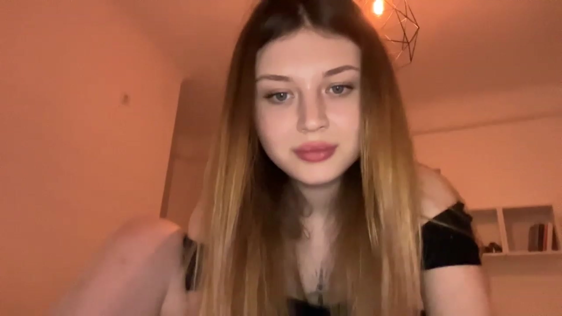 Gallery image thumbnail from Coconut_dream's myfreecams stream on, 05/15/2023, 18:59 image 2 of 20