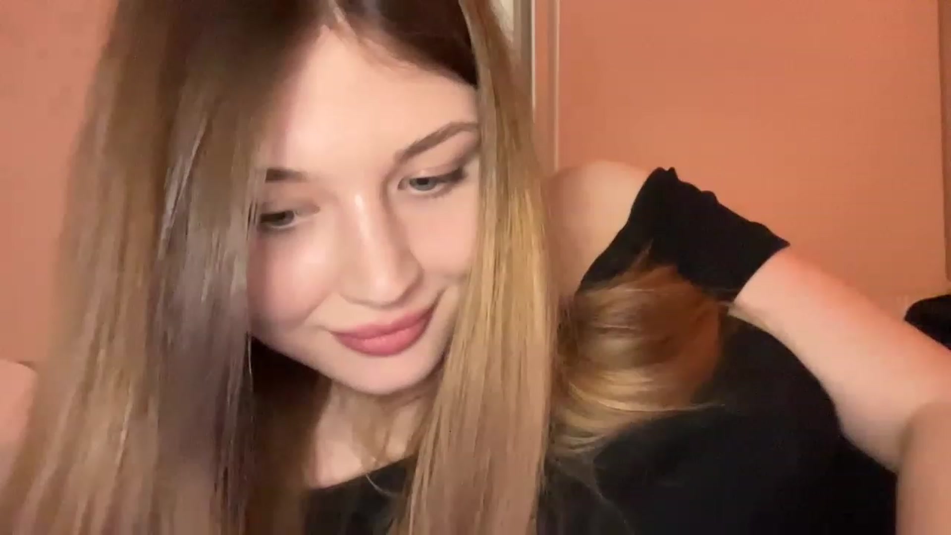 Gallery image thumbnail from Coconut_dream's myfreecams stream on, 05/15/2023, 18:59 image 20 of 20