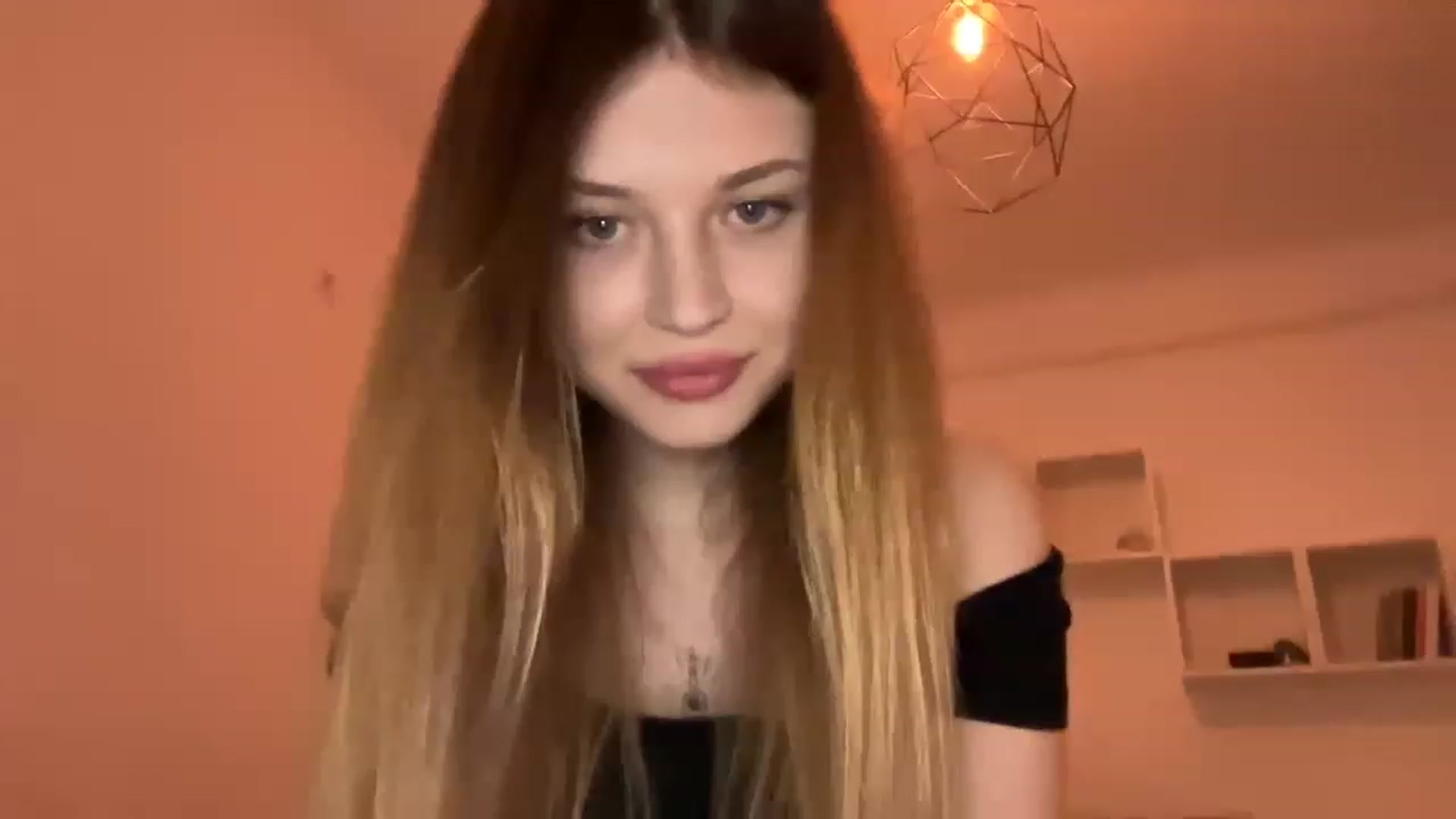 Gallery image thumbnail from Coconut_dream's myfreecams stream on, 05/15/2023, 18:59 image 5 of 20