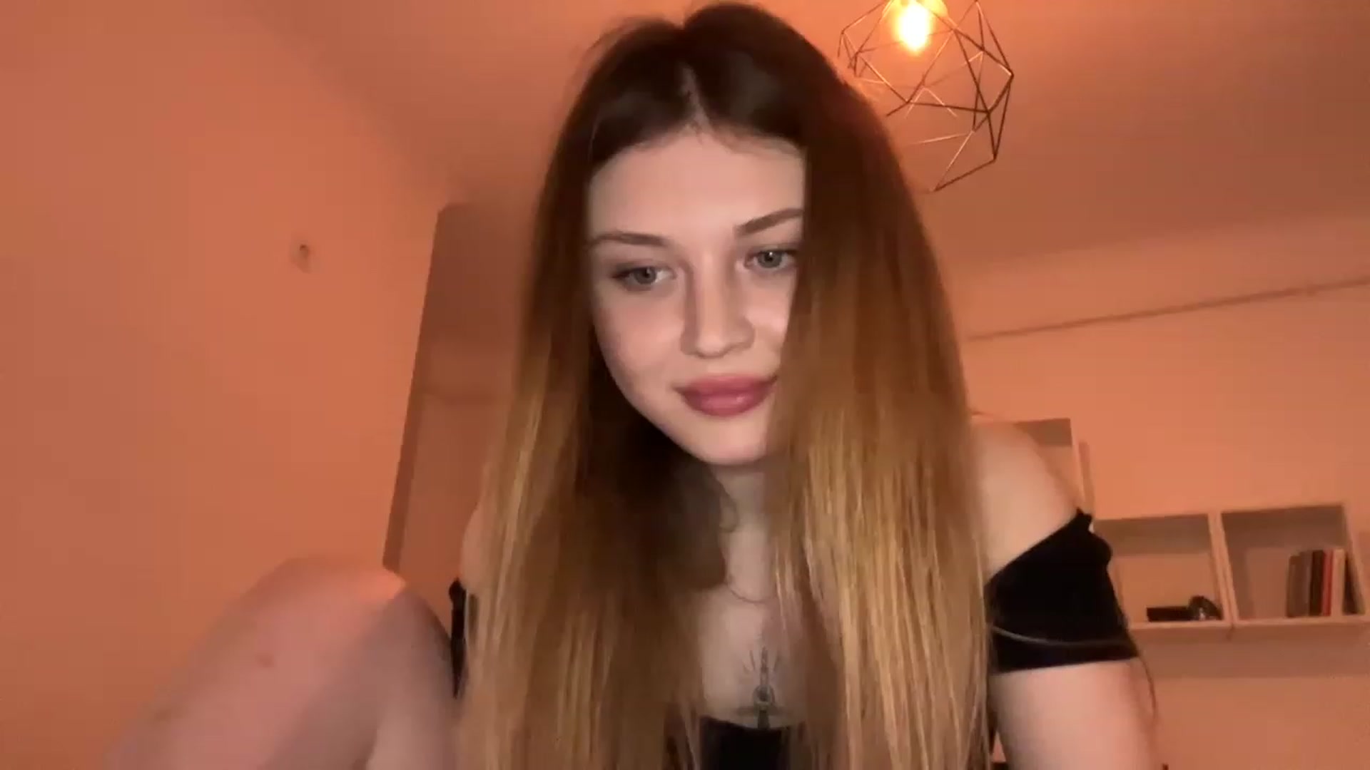 Gallery image thumbnail from Coconut_dream's myfreecams stream on, 05/15/2023, 18:59 image 3 of 20