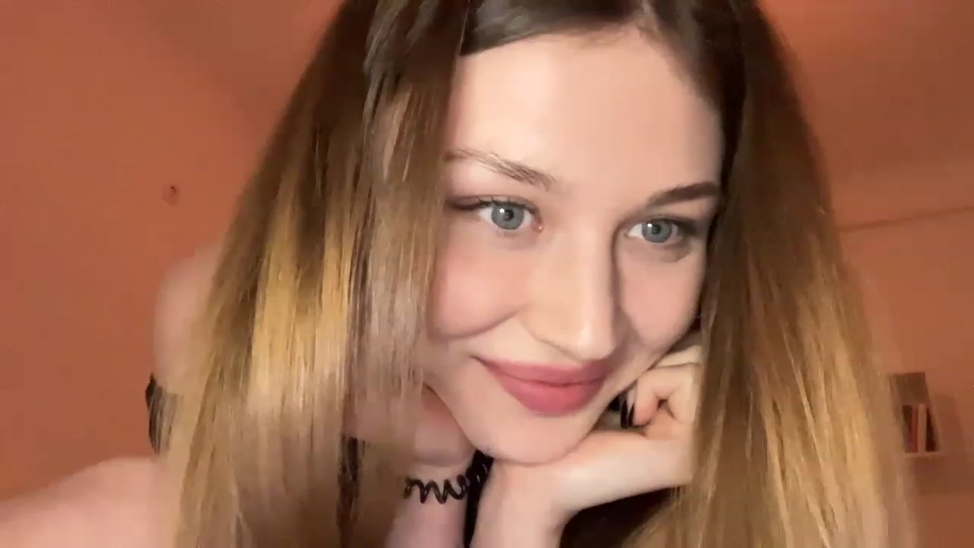 Gallery image thumbnail from Coconut_dream's myfreecams stream on, 05/15/2023, 18:59 image 14 of 20