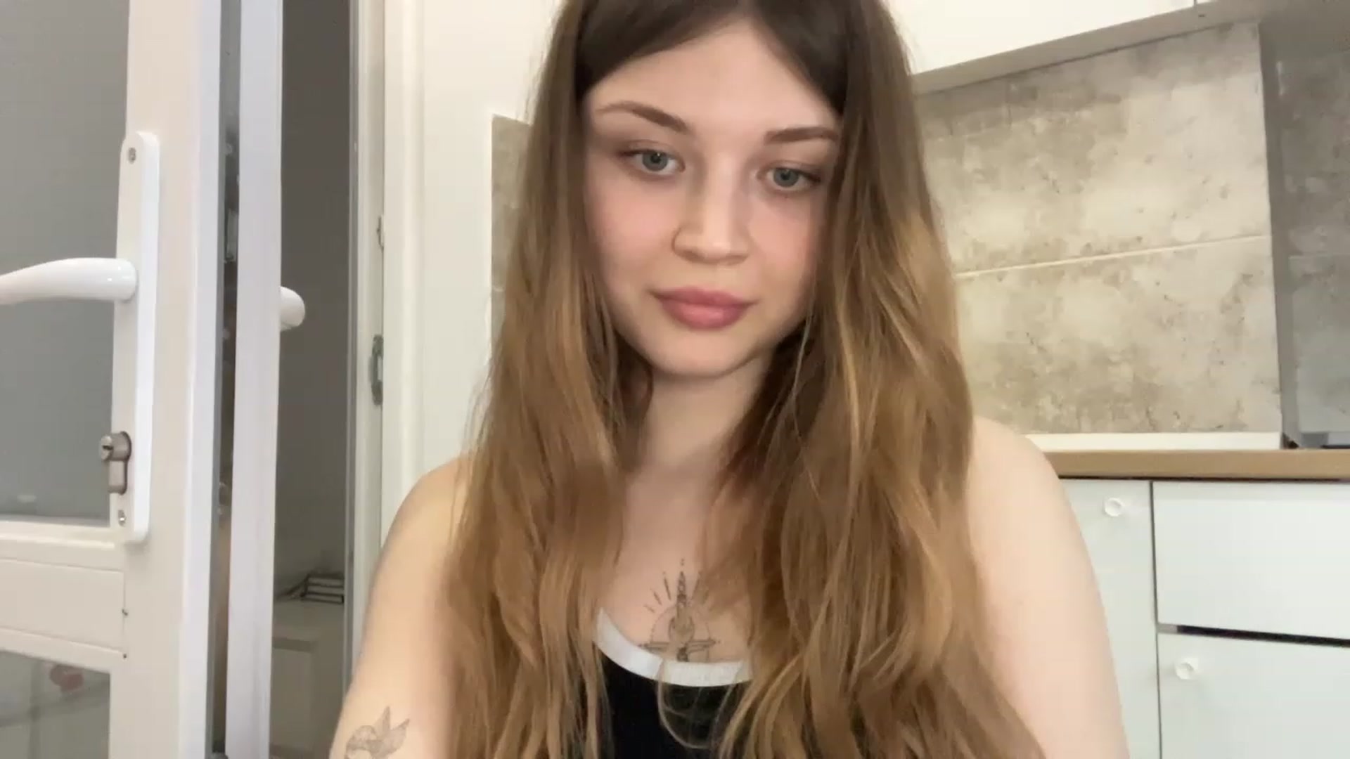 Gallery image thumbnail from Coconut_dream's myfreecams stream on, 05/18/2023, 17:35 image 6 of 20