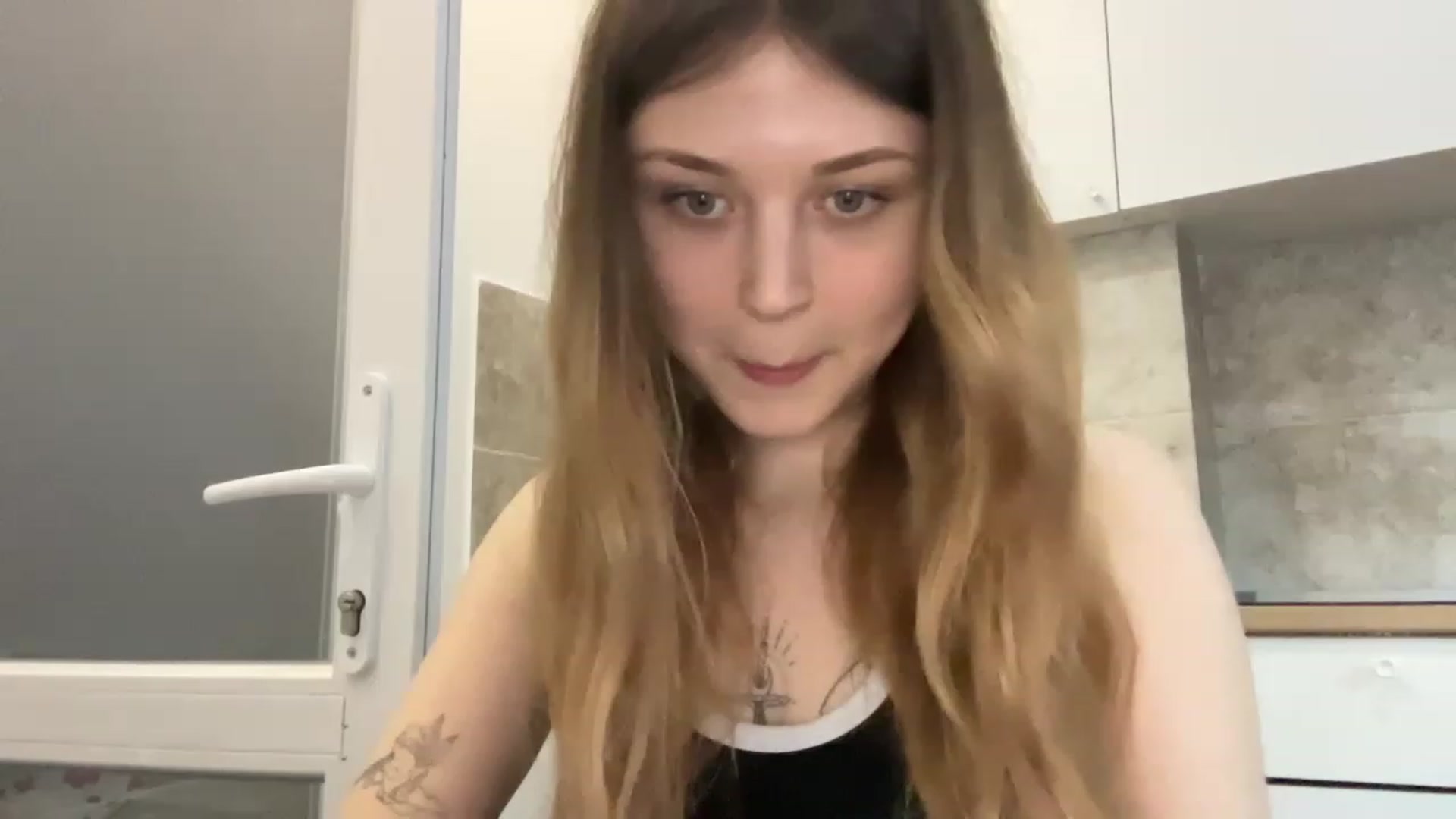Gallery image thumbnail from Coconut_dream's myfreecams stream on, 05/18/2023, 17:35 image 15 of 20