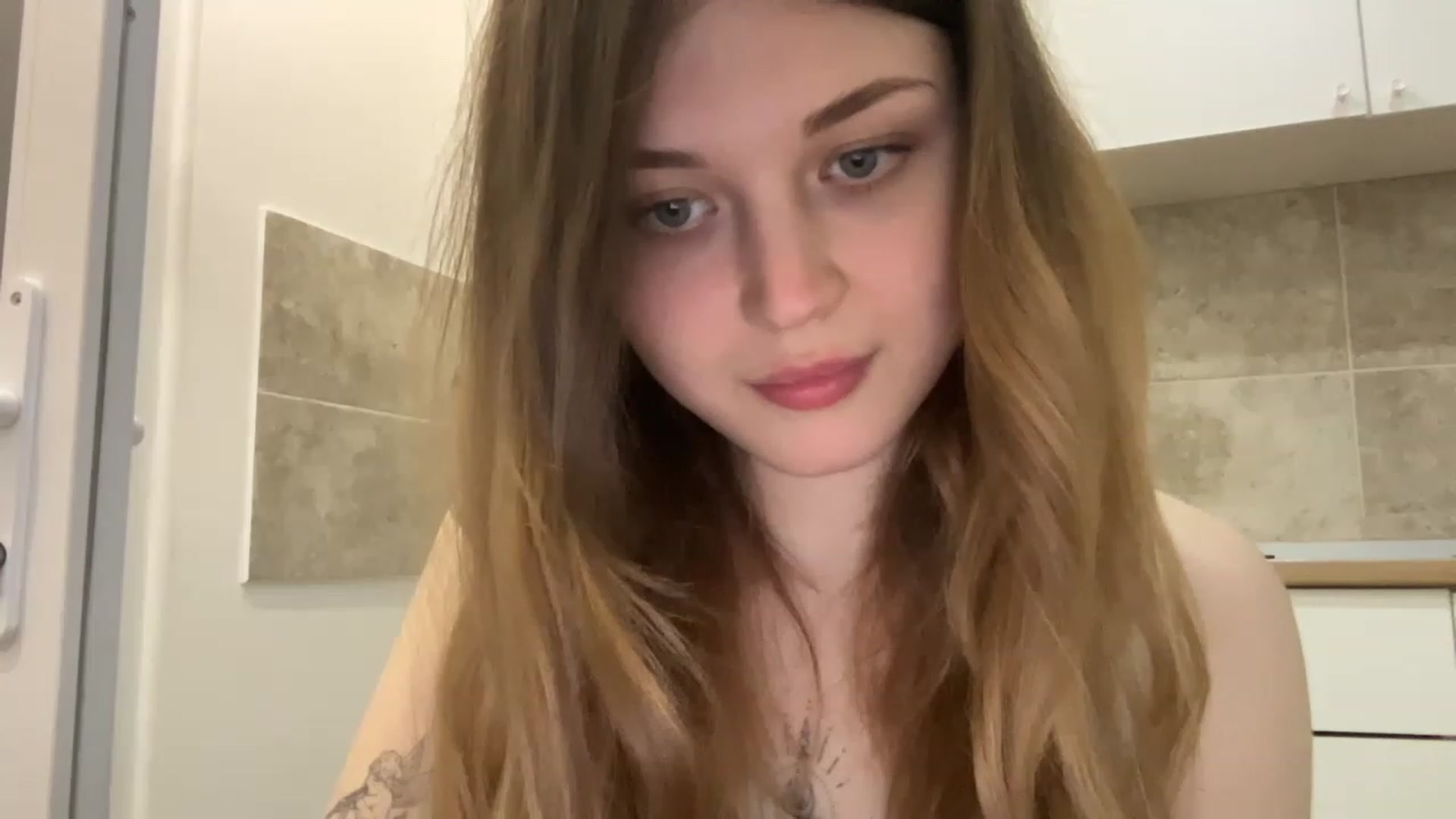 Gallery image thumbnail from Coconut_dream's myfreecams stream on, 05/18/2023, 18:28 image 6 of 20