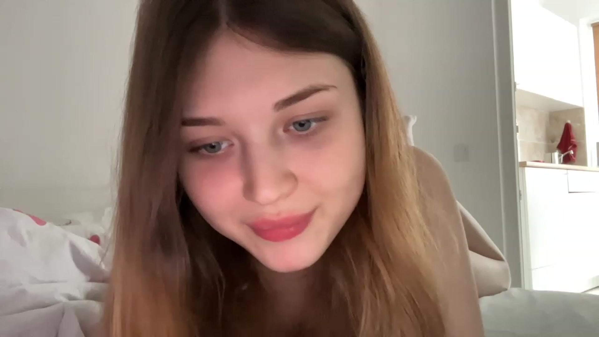 Gallery image thumbnail from Coconut_dream's myfreecams stream on, 05/19/2023, 10:19 image 12 of 20