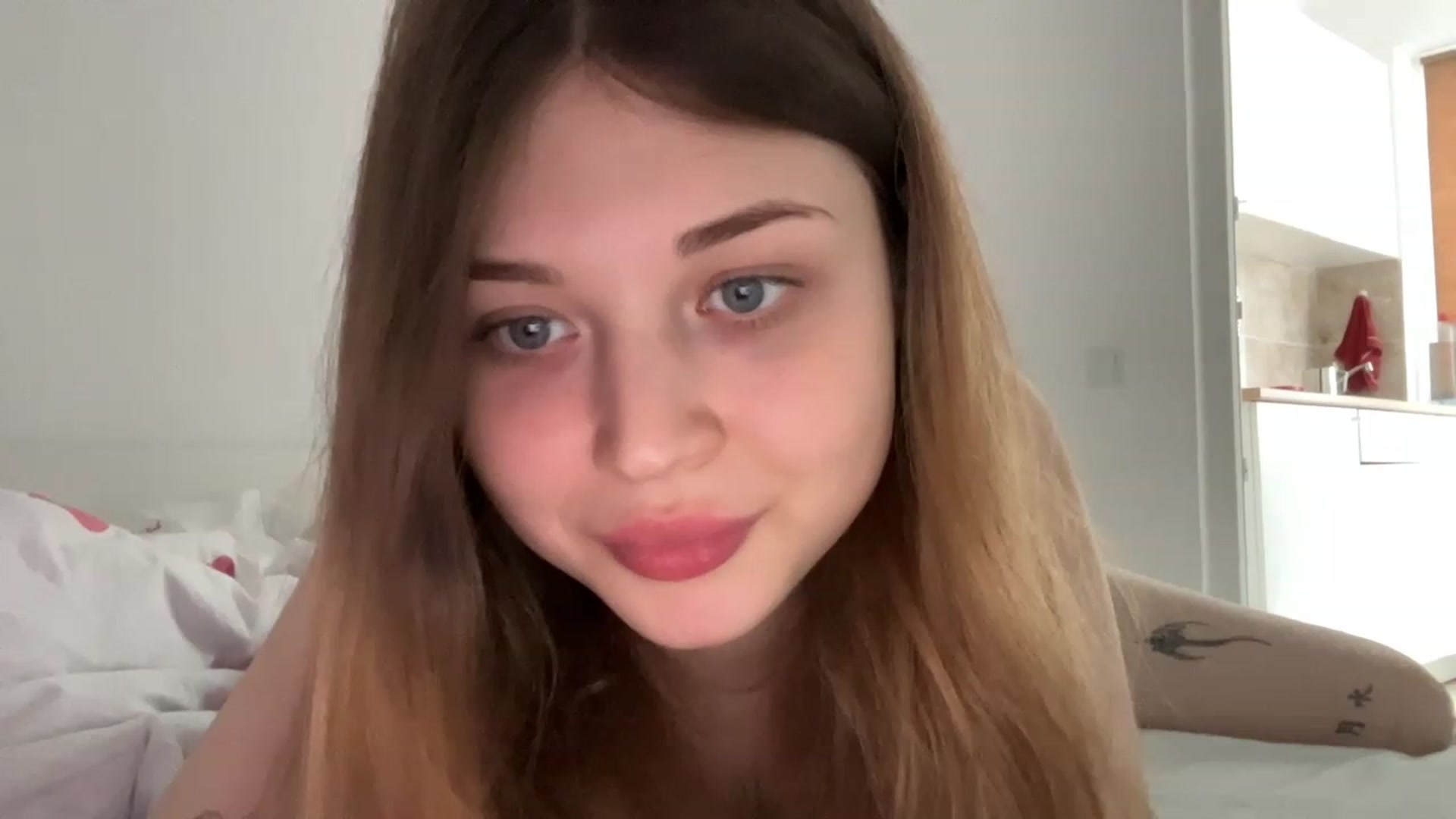 Gallery image thumbnail from Coconut_dream's myfreecams stream on, 05/19/2023, 10:19 image 13 of 20
