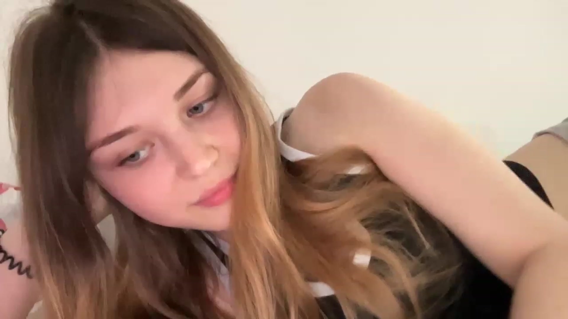 Gallery image thumbnail from Coconut_dream's myfreecams stream on, 05/19/2023, 11:41 image 18 of 20