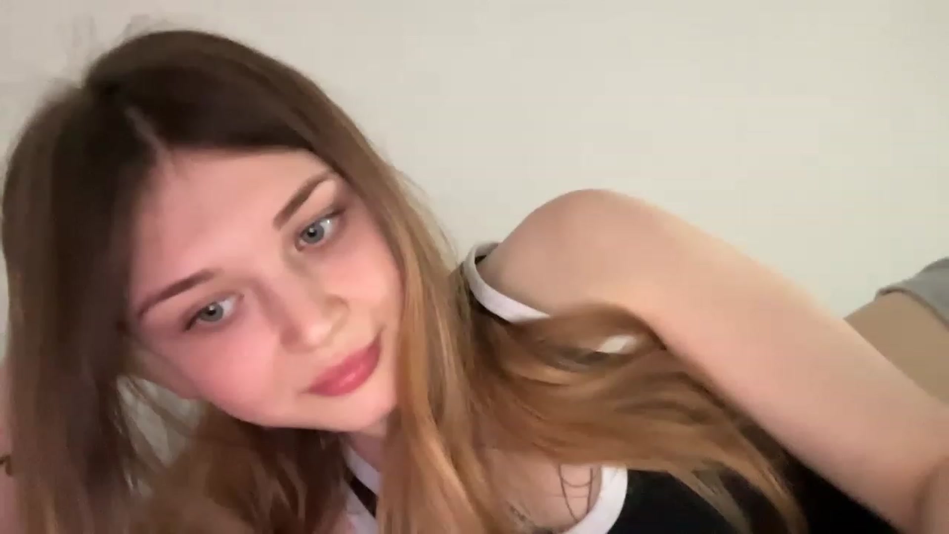 Gallery image thumbnail from Coconut_dream's myfreecams stream on, 05/19/2023, 11:41 image 16 of 20