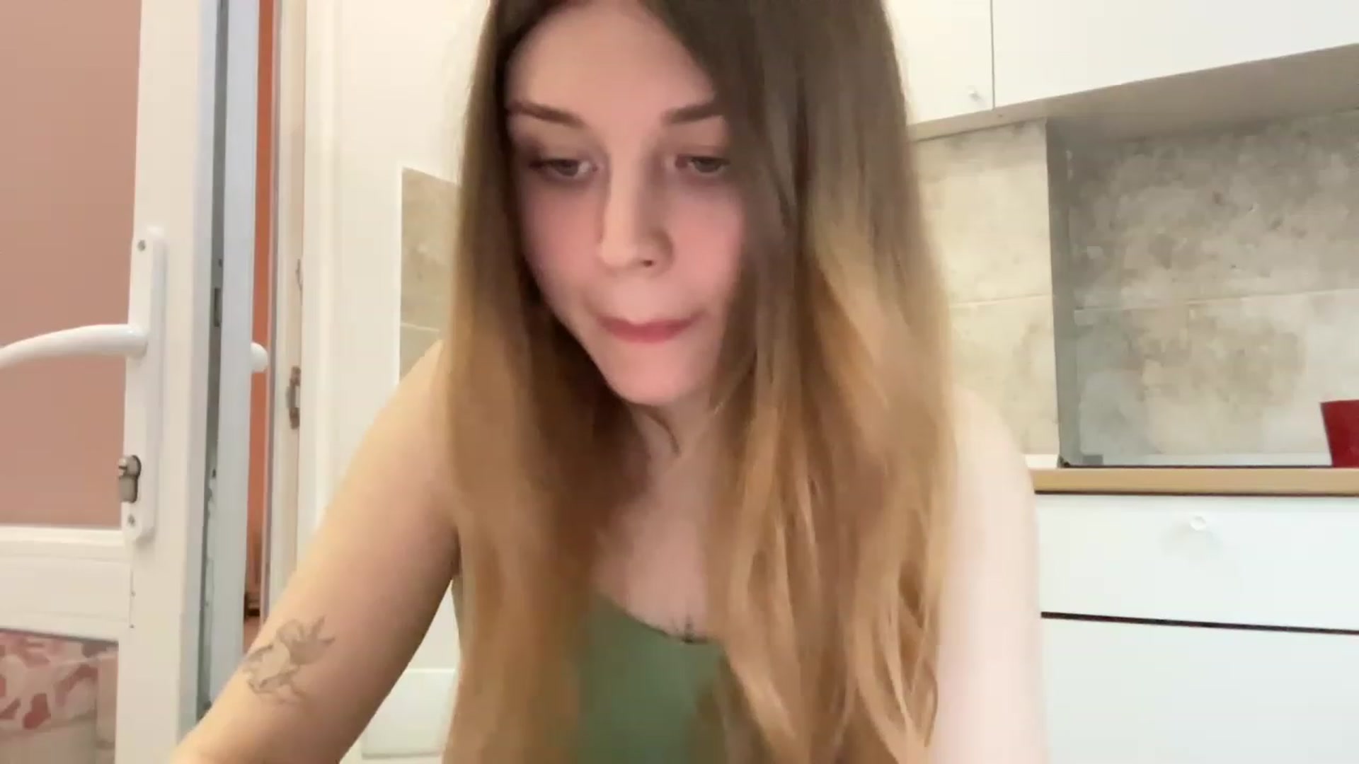 Gallery image thumbnail from Coconut_dream's myfreecams stream on, 05/19/2023, 16:09 image 9 of 20
