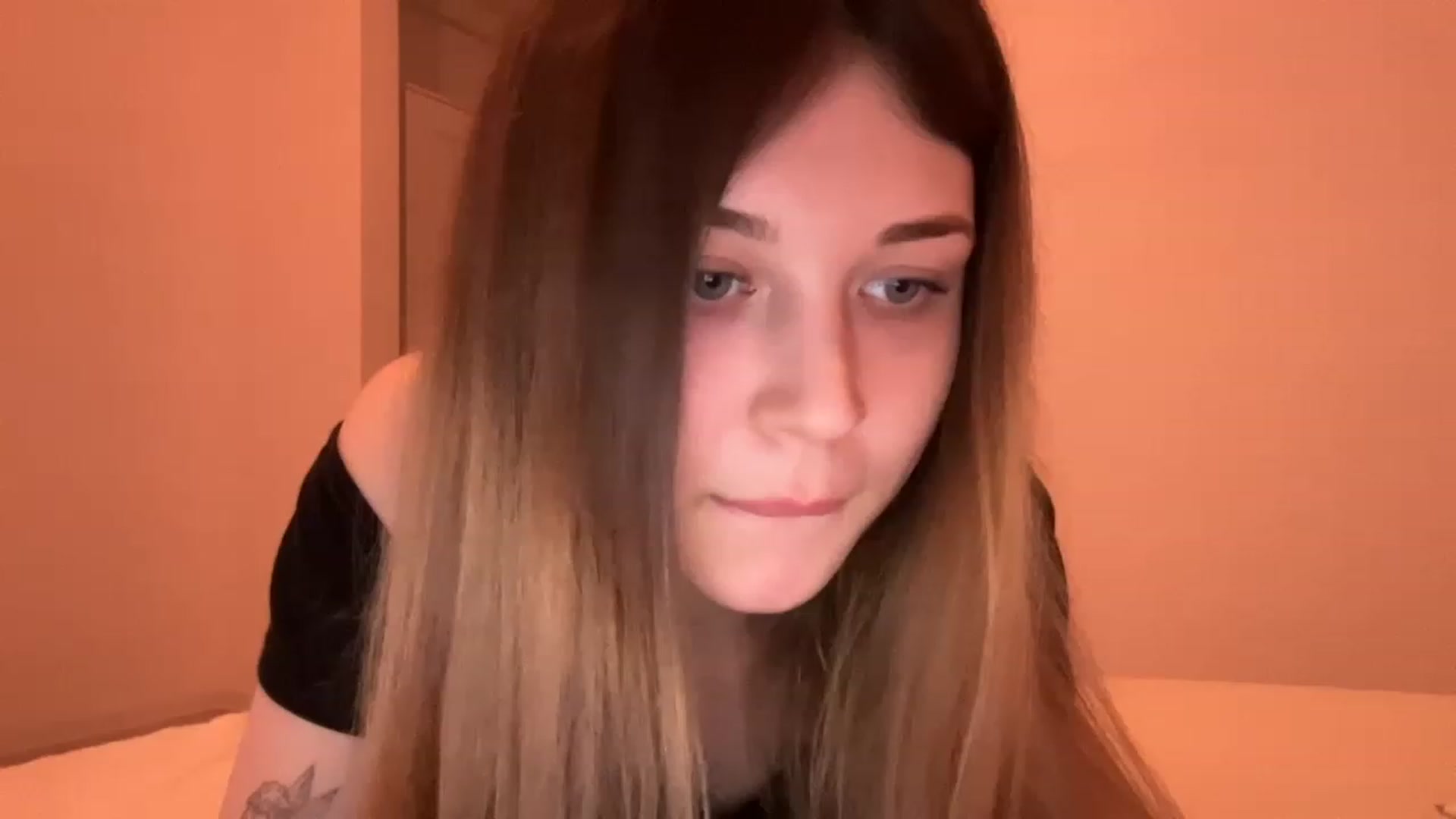 Gallery image thumbnail from Coconut_dream's myfreecams stream on, 05/21/2023, 10:05 image 12 of 20