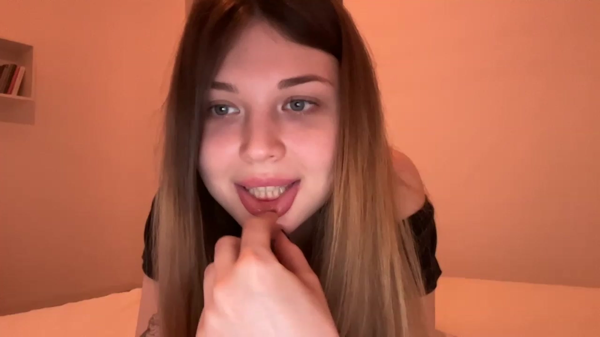 Gallery image thumbnail from Coconut_dream's myfreecams stream on, 05/21/2023, 10:05 image 4 of 20