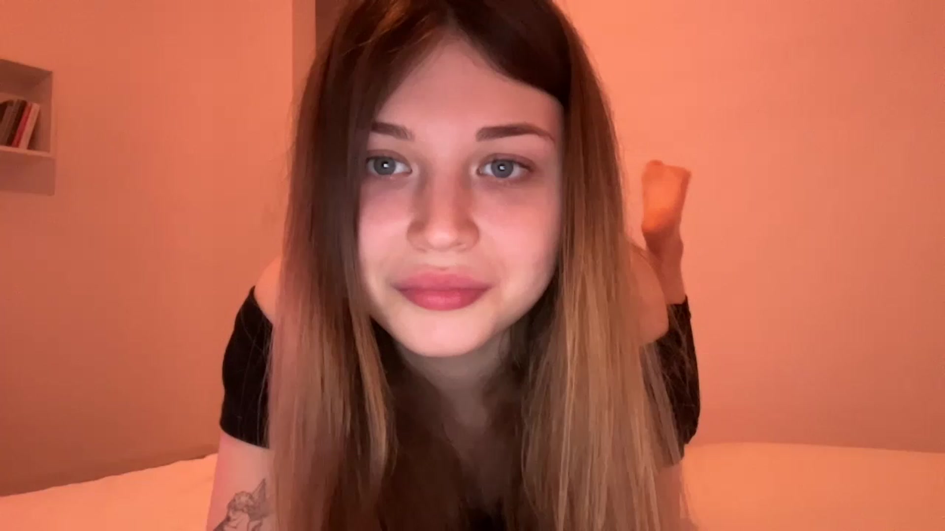 Gallery image thumbnail from Coconut_dream's myfreecams stream on, 05/21/2023, 10:05 image 7 of 20