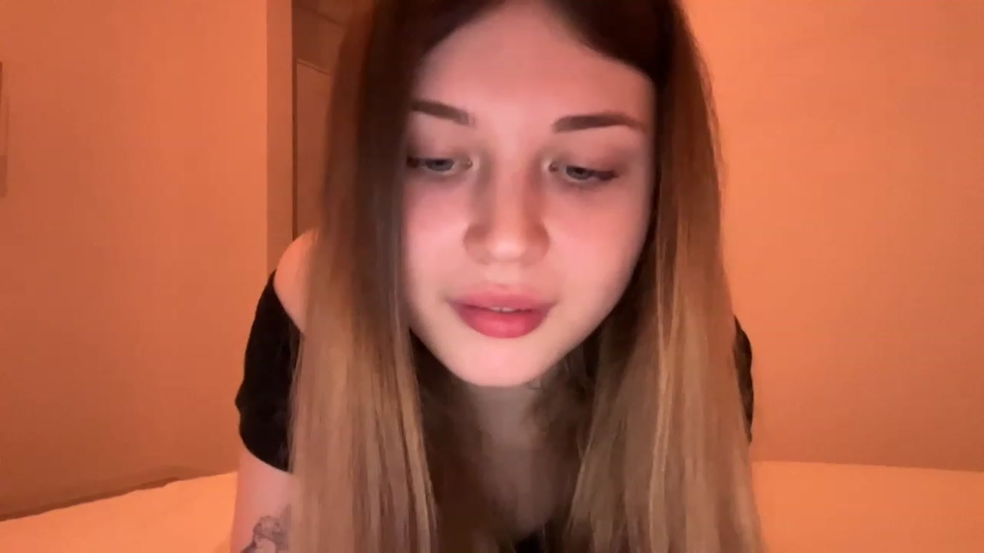 Gallery image thumbnail from Coconut_dream's myfreecams stream on, 05/21/2023, 10:05 image 19 of 20