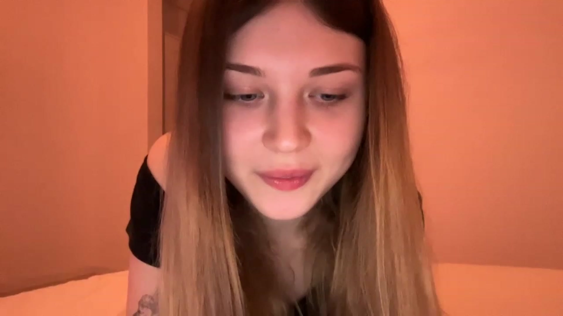 Gallery image thumbnail from Coconut_dream's myfreecams stream on, 05/21/2023, 10:05 image 18 of 20