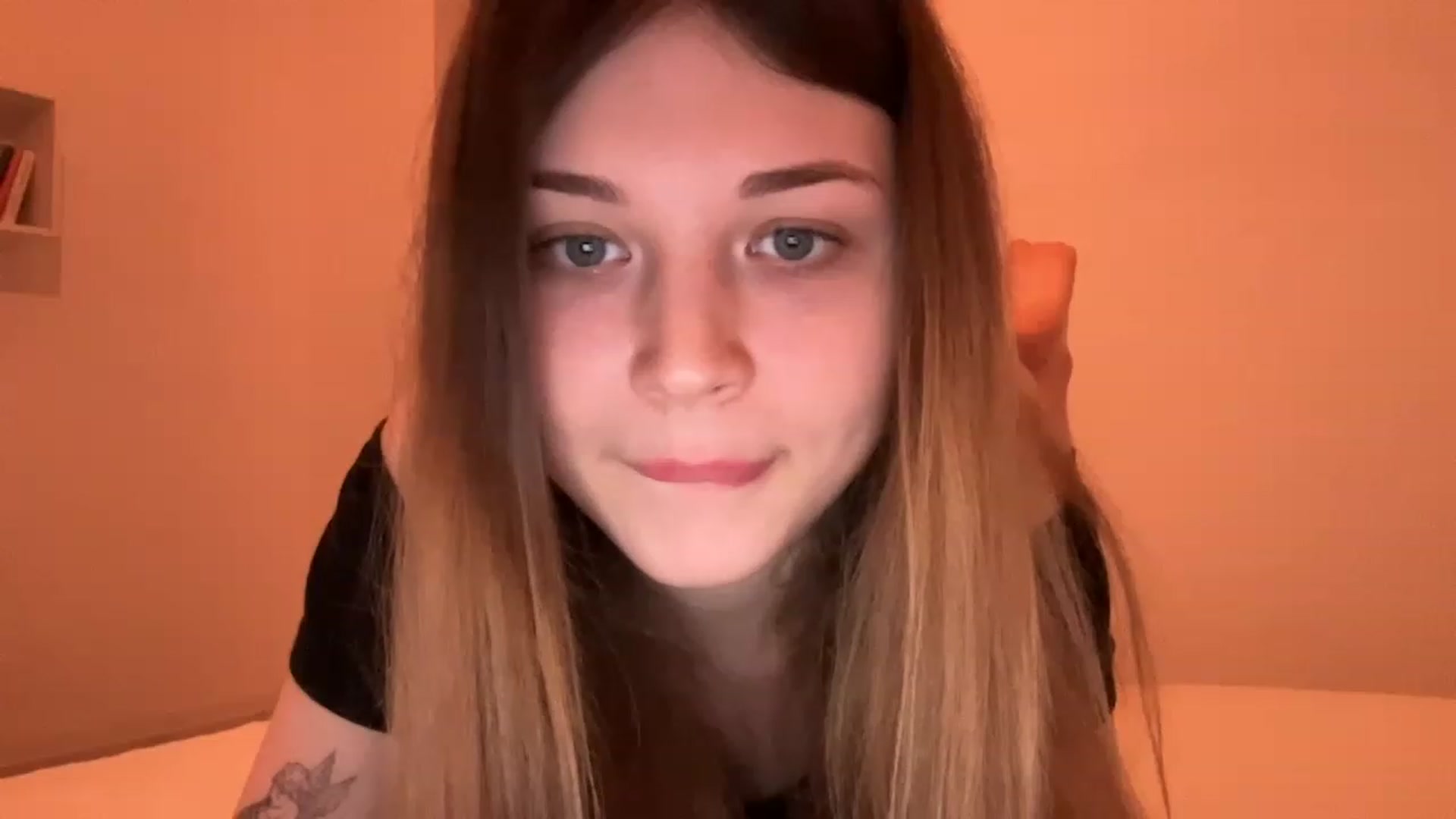 Gallery image thumbnail from Coconut_dream's myfreecams stream on, 05/21/2023, 10:05 image 14 of 20