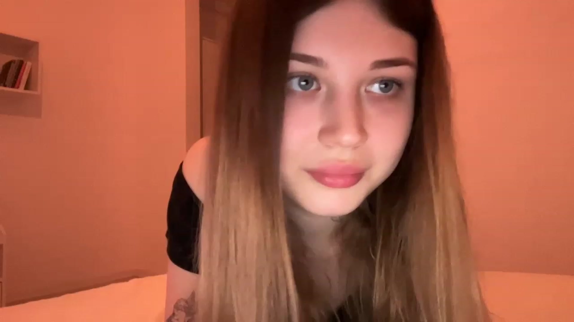 Gallery image thumbnail from Coconut_dream's myfreecams stream on, 05/21/2023, 10:05 image 17 of 20