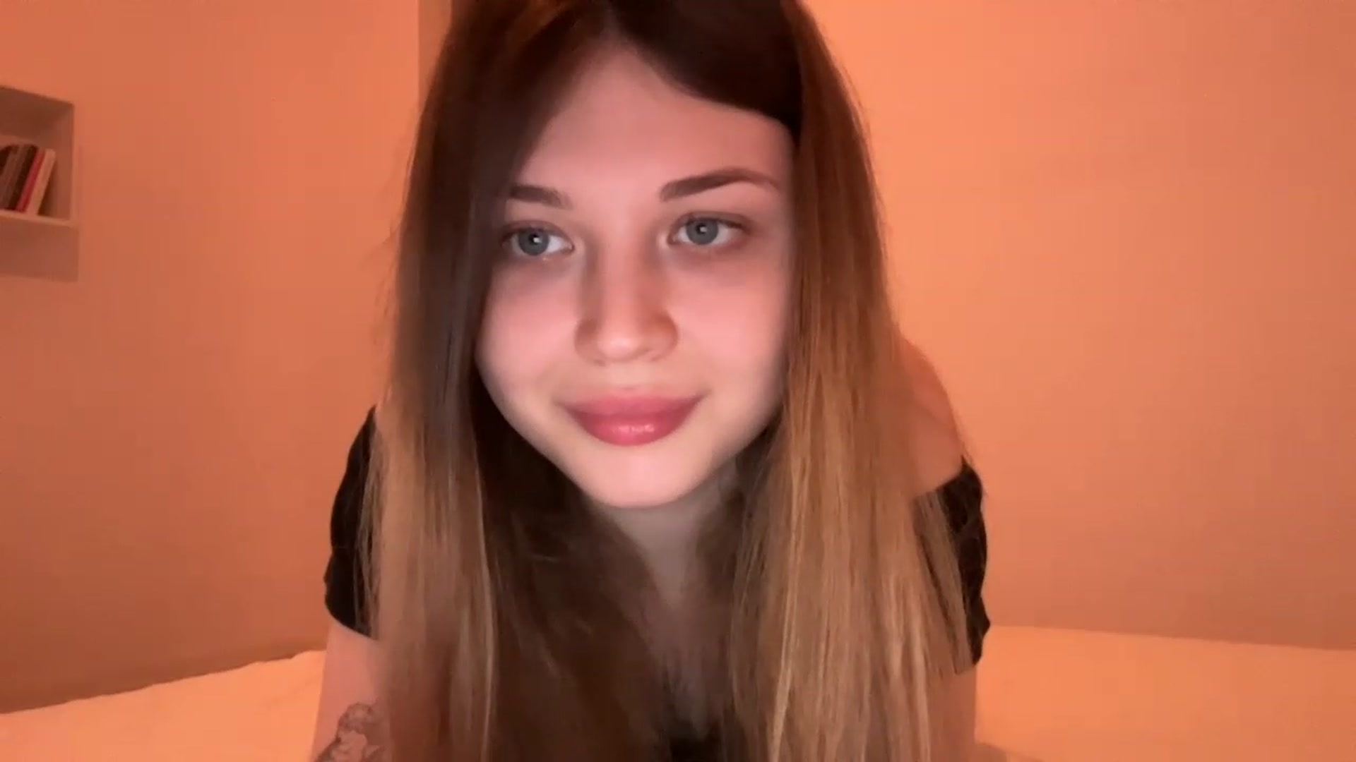 Gallery image thumbnail from Coconut_dream's myfreecams stream on, 05/21/2023, 10:05 image 3 of 20