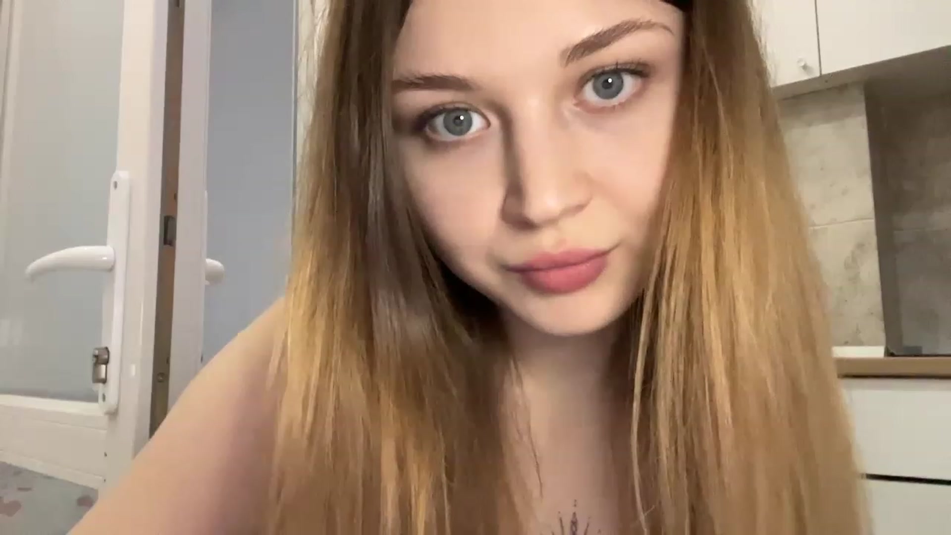 Gallery image thumbnail from Coconut_dream's myfreecams stream on, 05/21/2023, 15:36 image 14 of 20