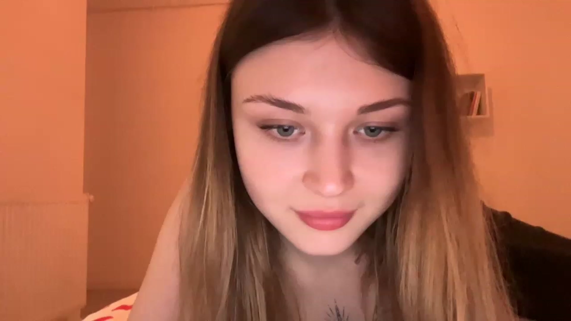 Gallery image thumbnail from Coconut_dream's myfreecams stream on, 05/21/2023, 18:42 image 6 of 20