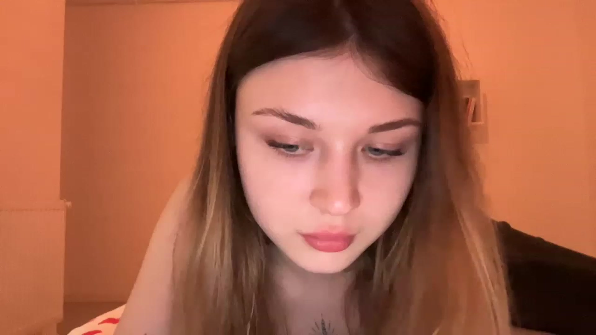 Gallery image thumbnail from Coconut_dream's myfreecams stream on, 05/21/2023, 18:42 image 12 of 20