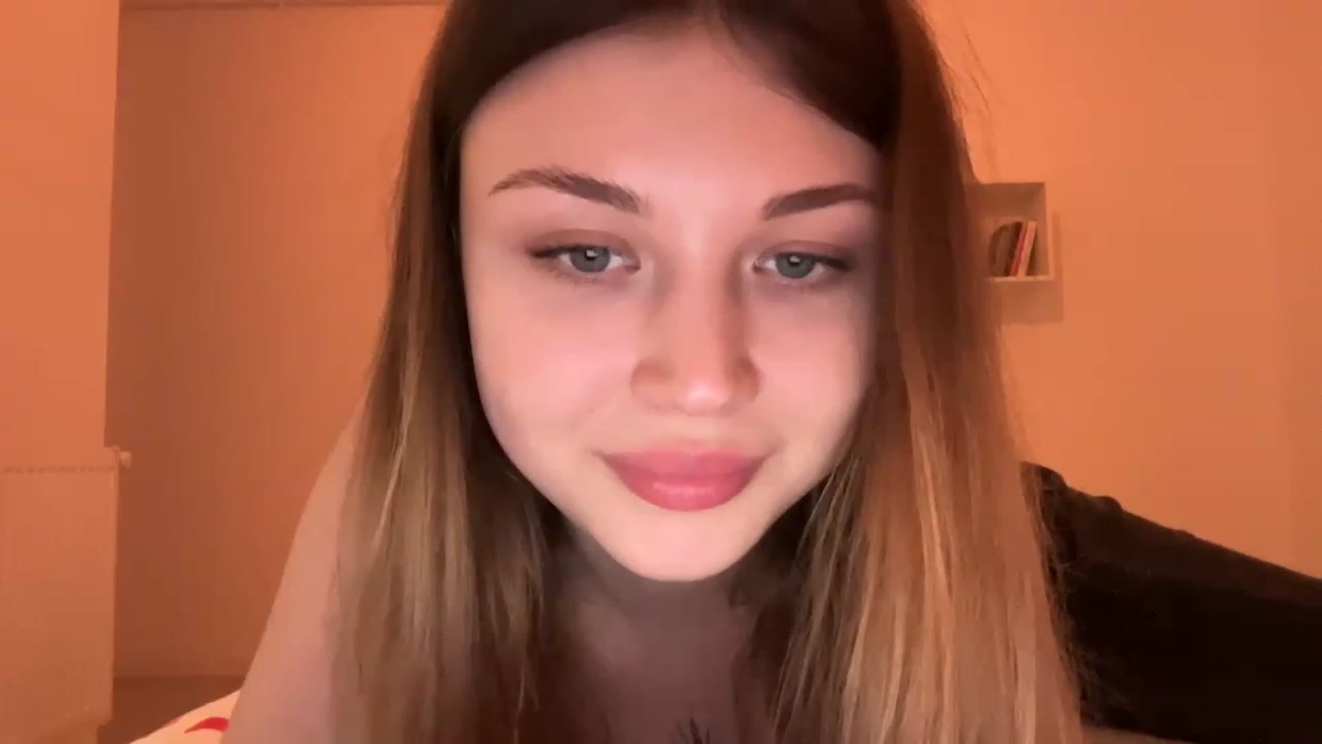 Gallery image thumbnail from Coconut_dream's myfreecams stream on, 05/21/2023, 18:42 image 11 of 20