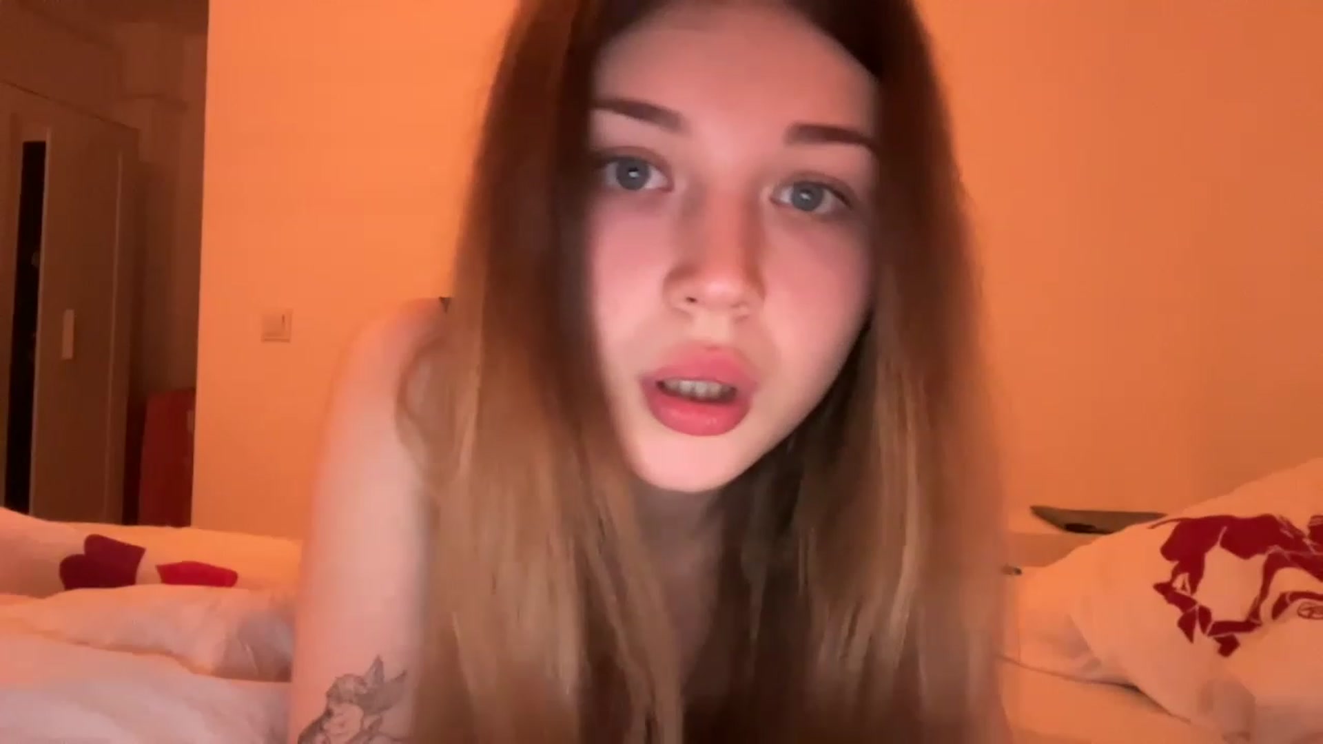 Gallery image thumbnail from Coconut_dream's myfreecams stream on, 05/22/2023, 02:06 image 3 of 20