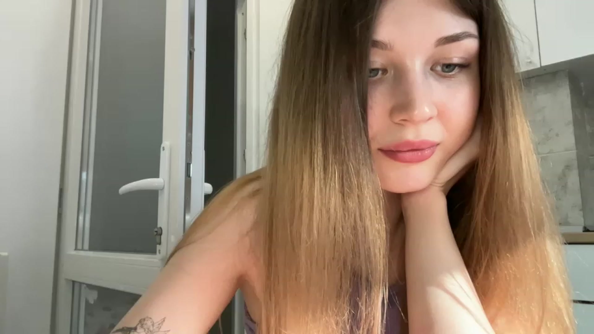 Gallery image thumbnail from Coconut_dream's myfreecams stream on, 05/25/2023, 15:47 image 4 of 20