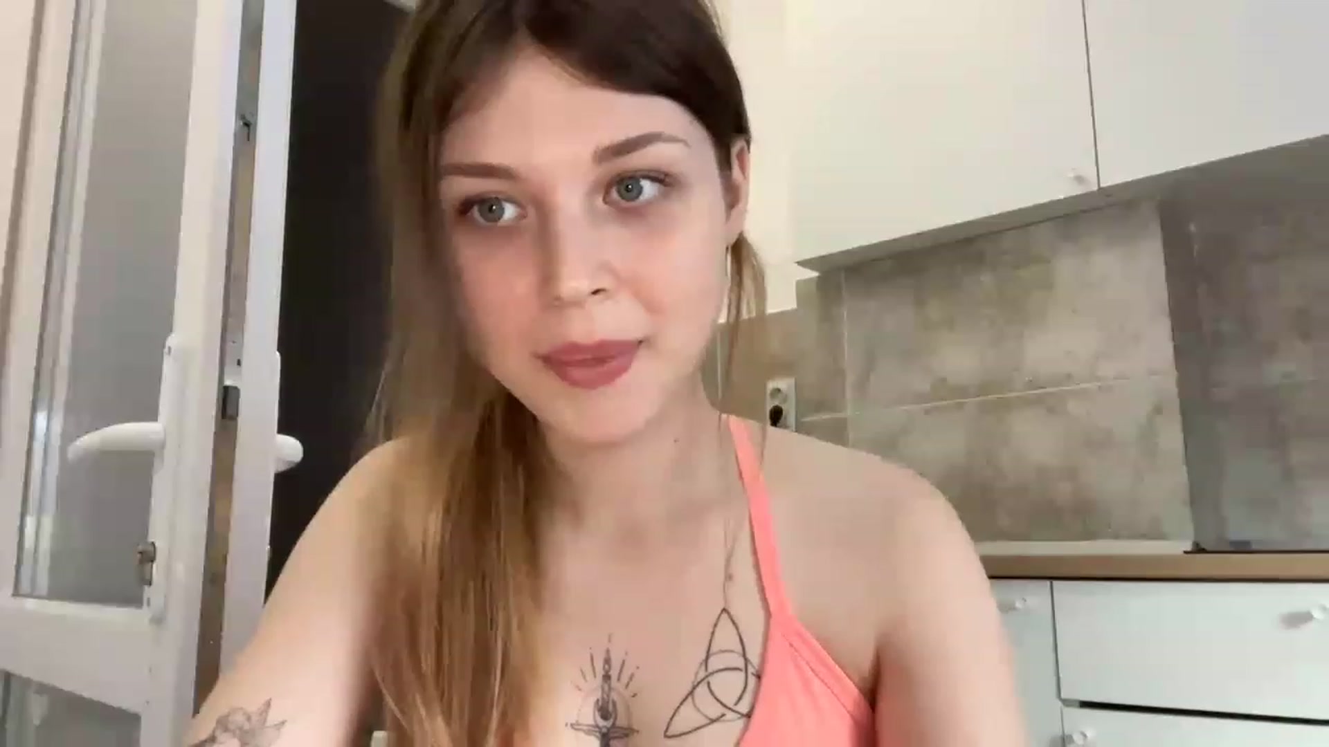 Gallery image thumbnail from Coconut_dream's myfreecams stream on, 05/26/2023, 16:32 image 6 of 20