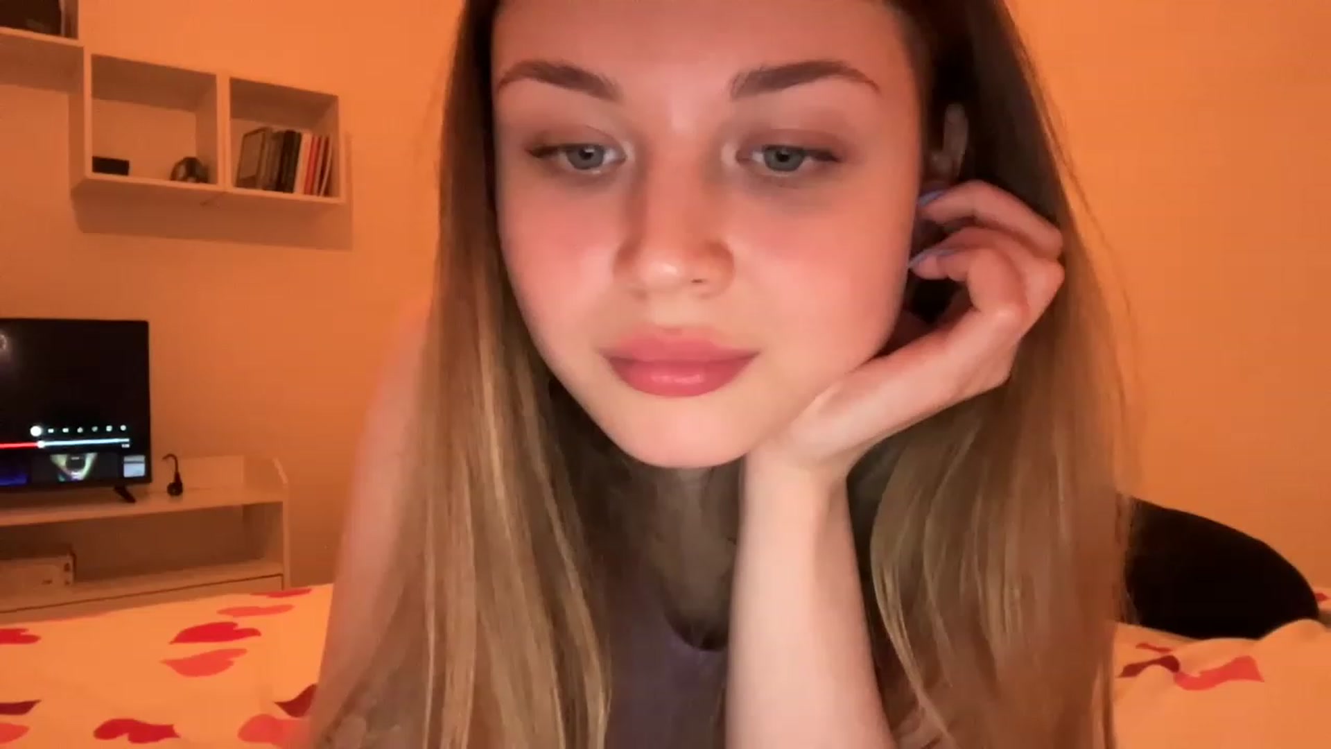 Gallery image thumbnail from Coconut_dream's myfreecams stream on, 05/26/2023, 20:10 image 3 of 20