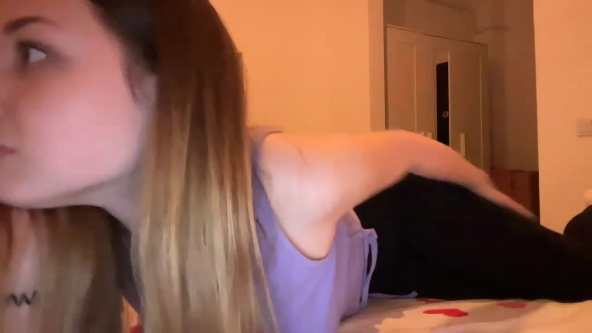 Gallery image thumbnail from Coconut_dream's myfreecams stream on, 05/26/2023, 20:10 image 16 of 20